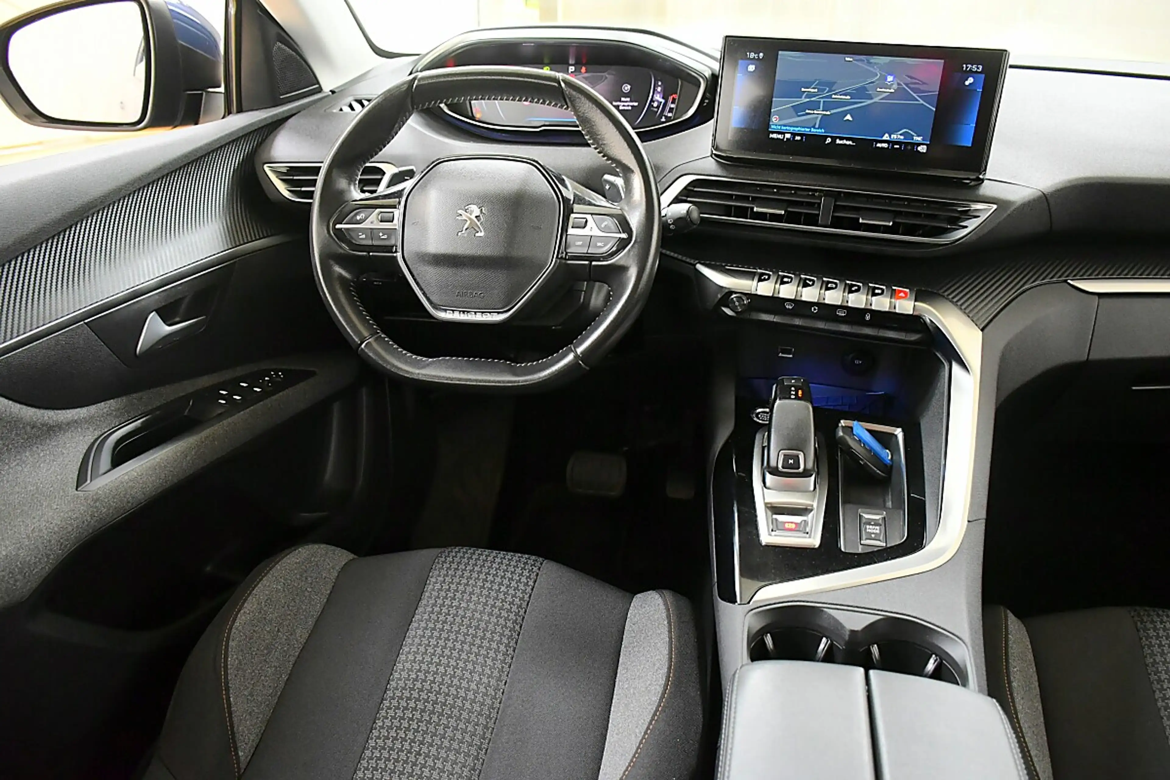Peugeot 5008 BlueHDI 130 EAT8 Active Pack — photo 2
