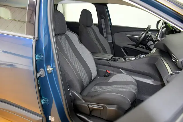 Peugeot 5008 view 5