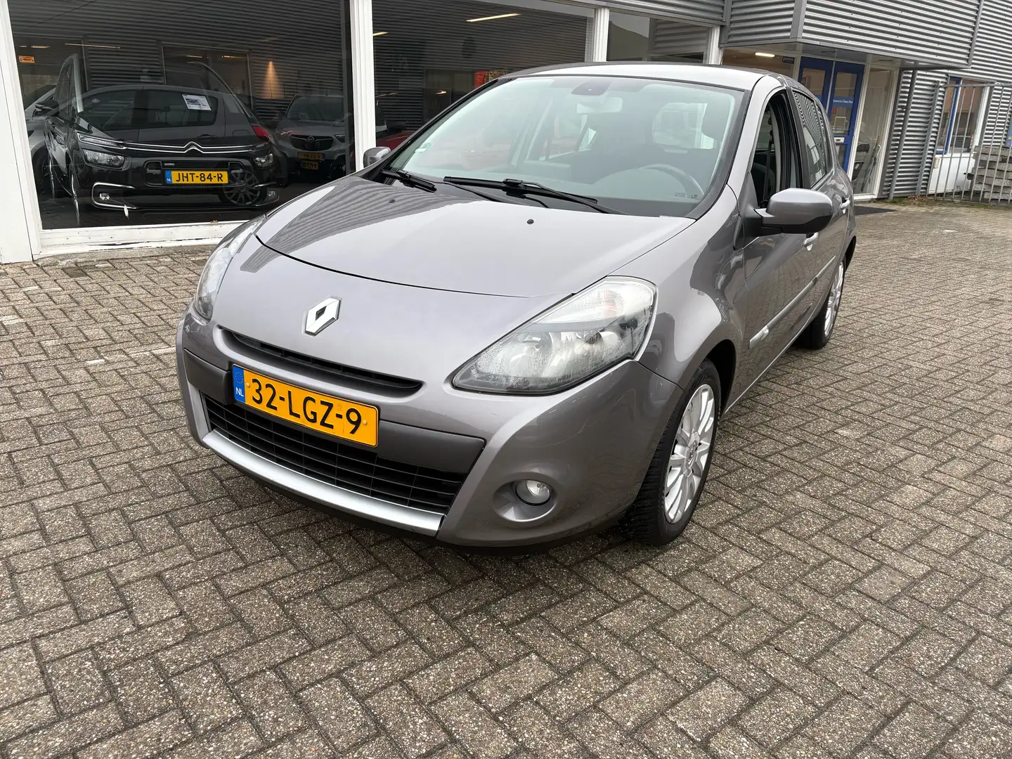 Renault Clio 1.2 Dynamique Grau - 1