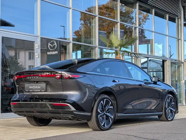 Mazda Mazda6 view 7