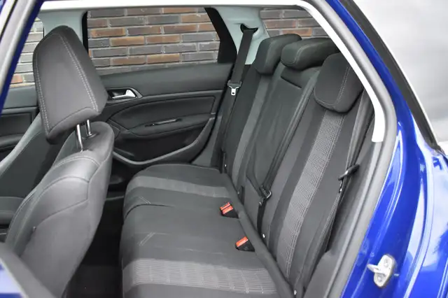 Peugeot 308 view 7