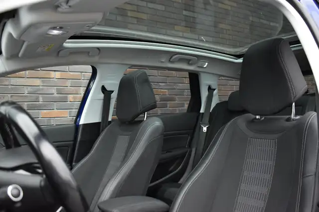 Peugeot 308 view 5