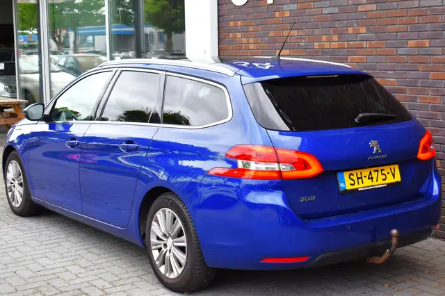 Peugeot 308 view 3