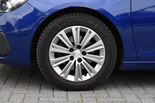 Peugeot 308 view 10