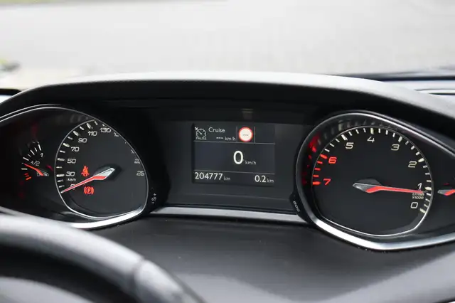 Peugeot 308 view 6