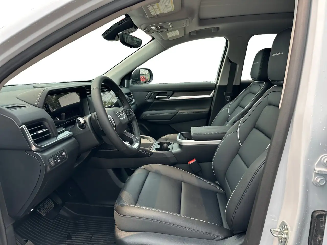 GMC Terrain photo GMC Terrain