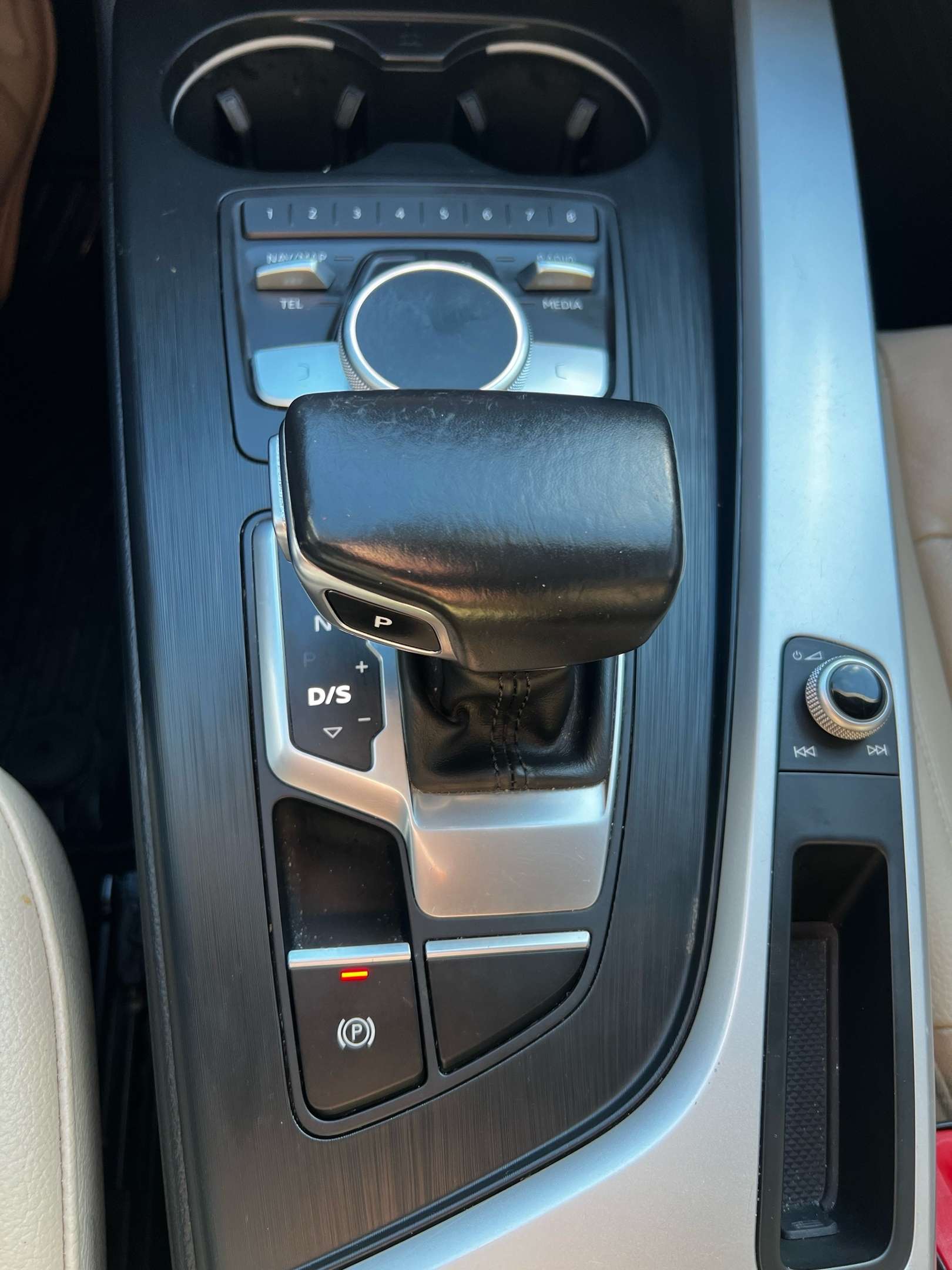 2018 Audi A4 2.0 TFSI quattro Komfort S tronic thumb 16