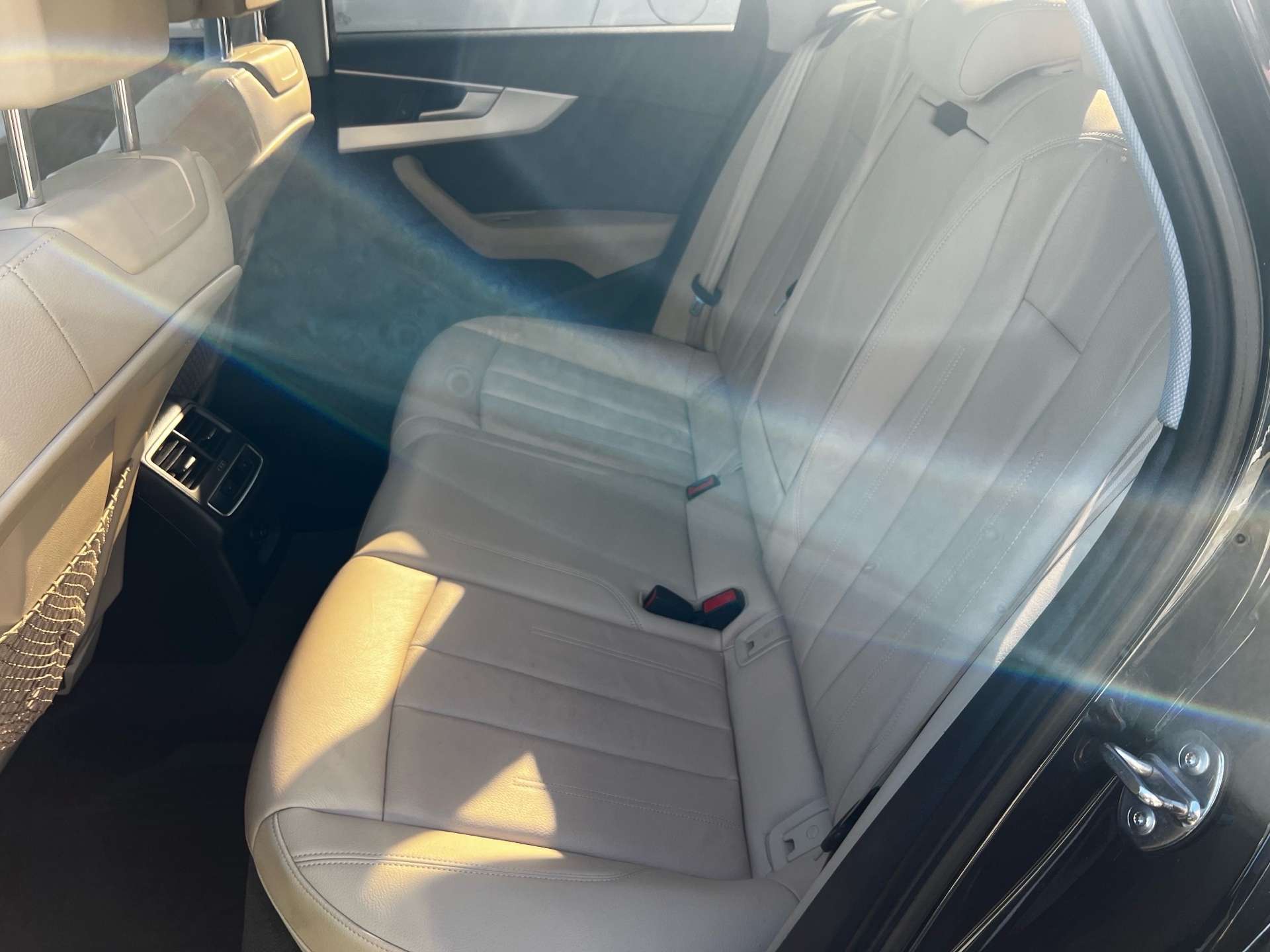 2018 Audi A4 2.0 TFSI quattro Komfort S tronic thumb 8