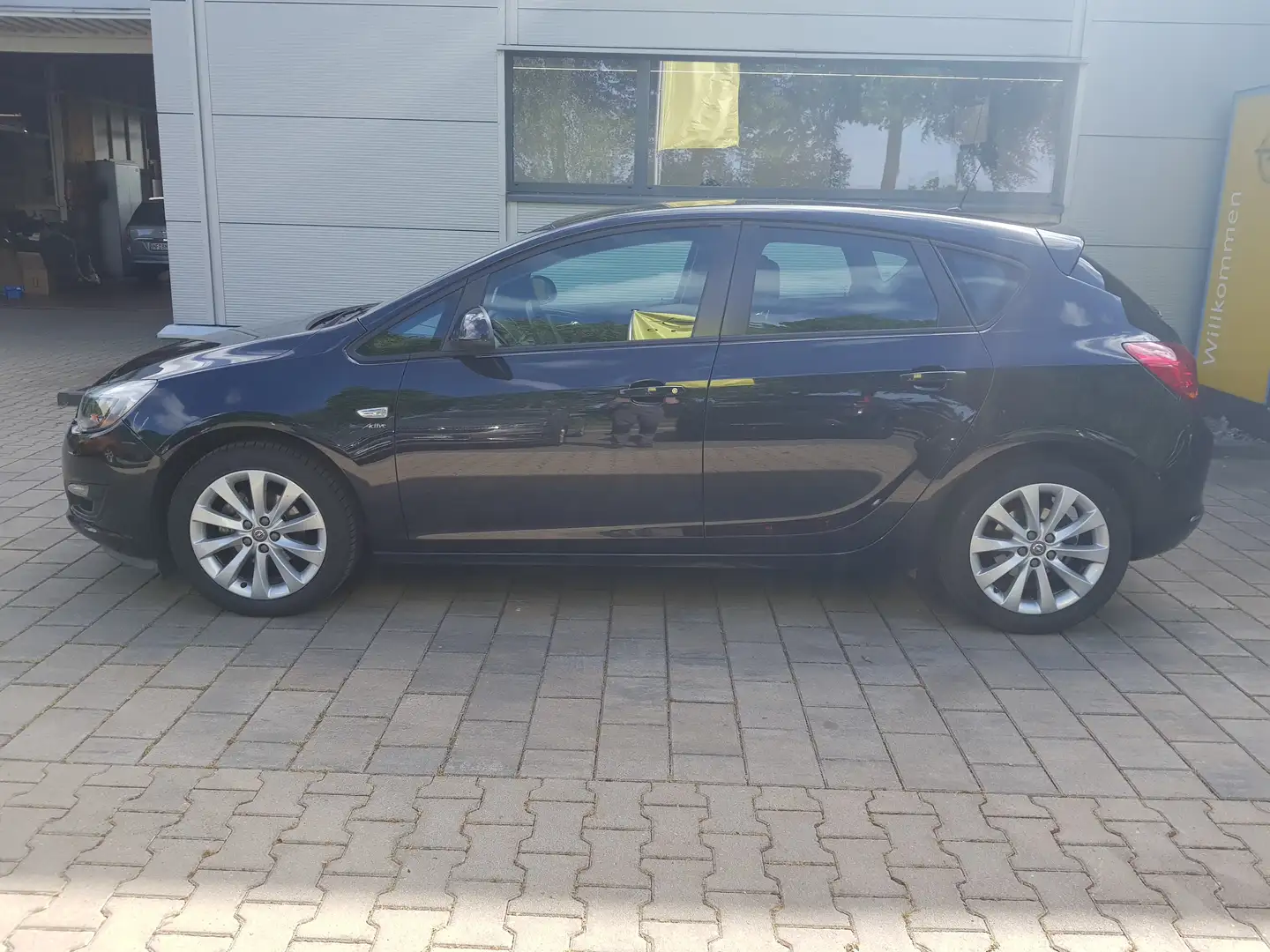 Opel Astra J Active Lim, Klimaauto, Sitzheizung, Parkpilot h. Noir - 2