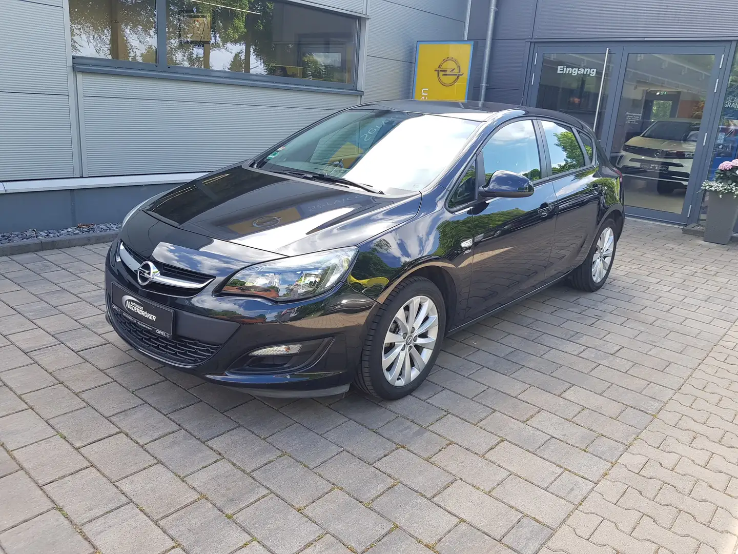Opel Astra J Active Lim, Klimaauto, Sitzheizung, Parkpilot h. Noir - 1