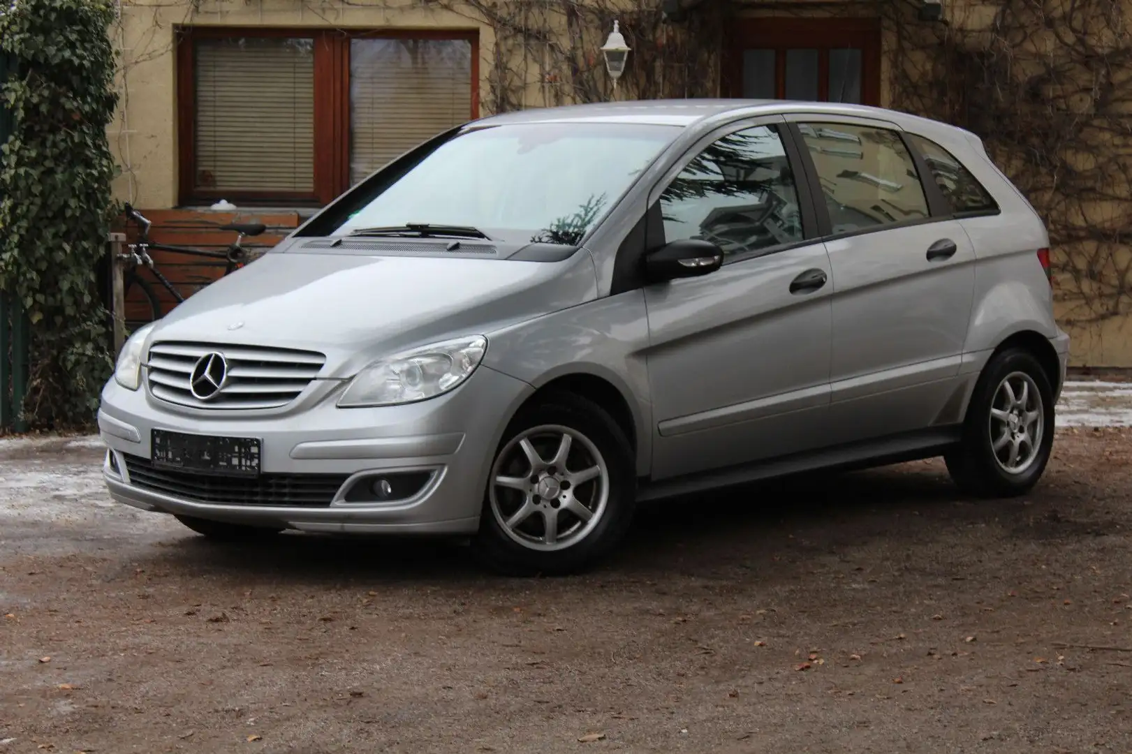 Mercedes-Benz B 150 *TÜV NEU* Silber - 1