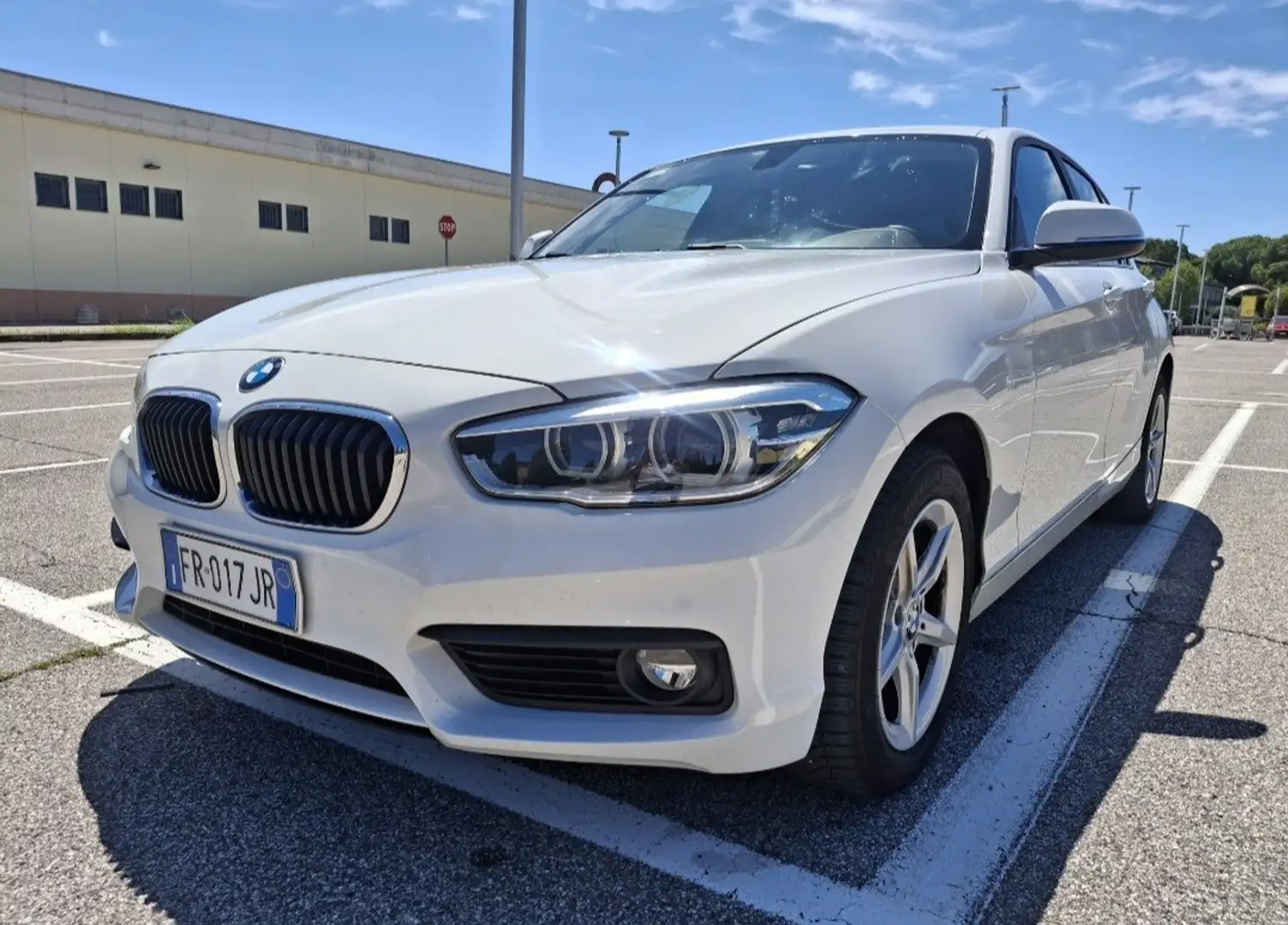 BMW 118 118d xdrive Advantage 5p - 1