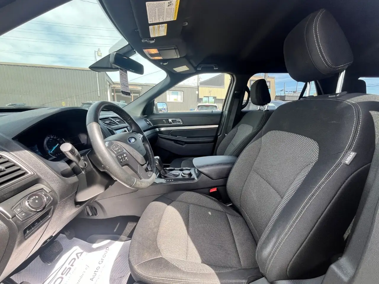 Ford Explorer снимка Ford Explorer