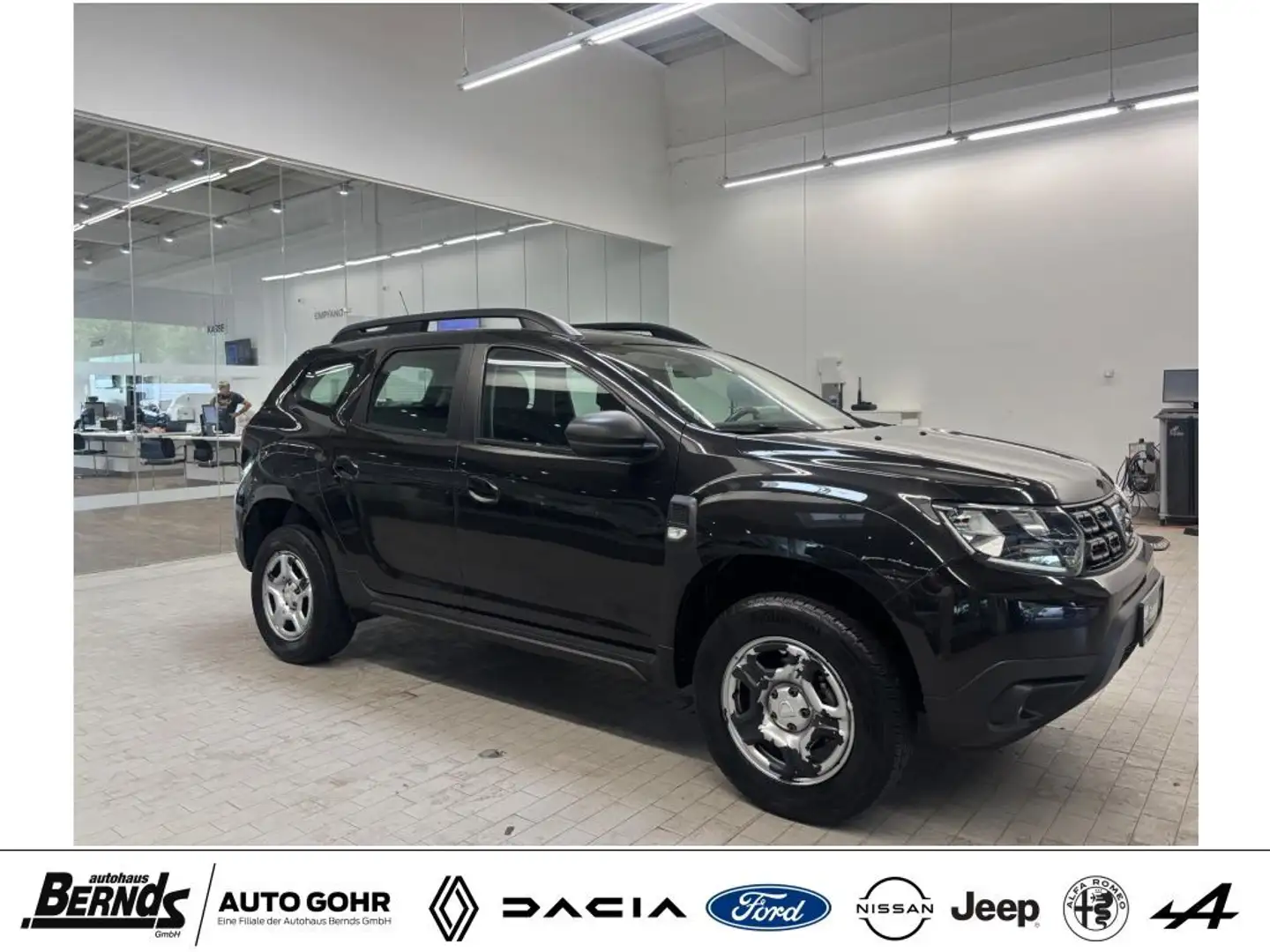 Dacia Duster TCe 100 2WD Comfort NAVI KLIMA R-KAM SHZ TEMPOMAT Zwart - 2