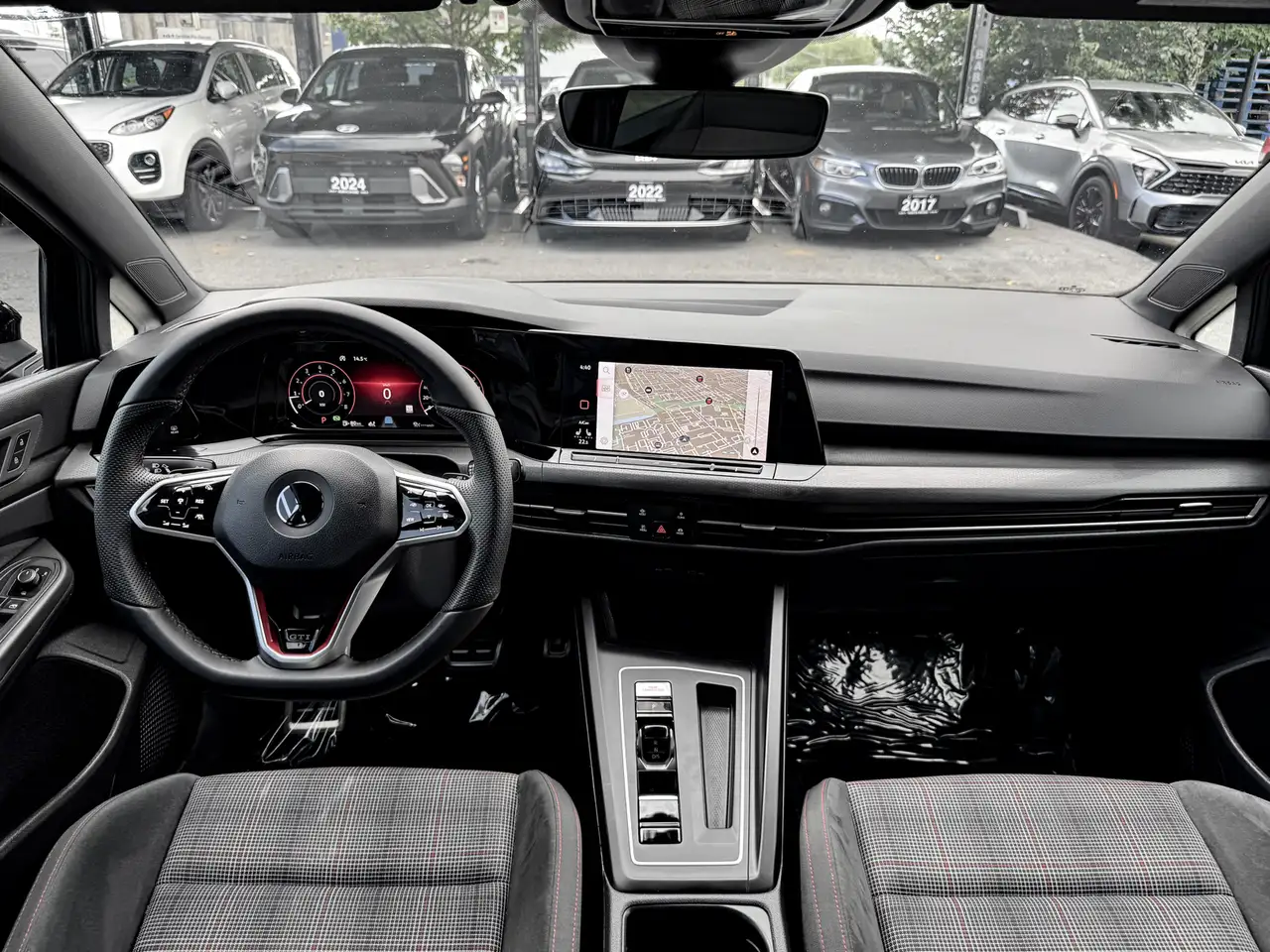 Volkswagen Golf GTI снимка Volkswagen Golf GTI