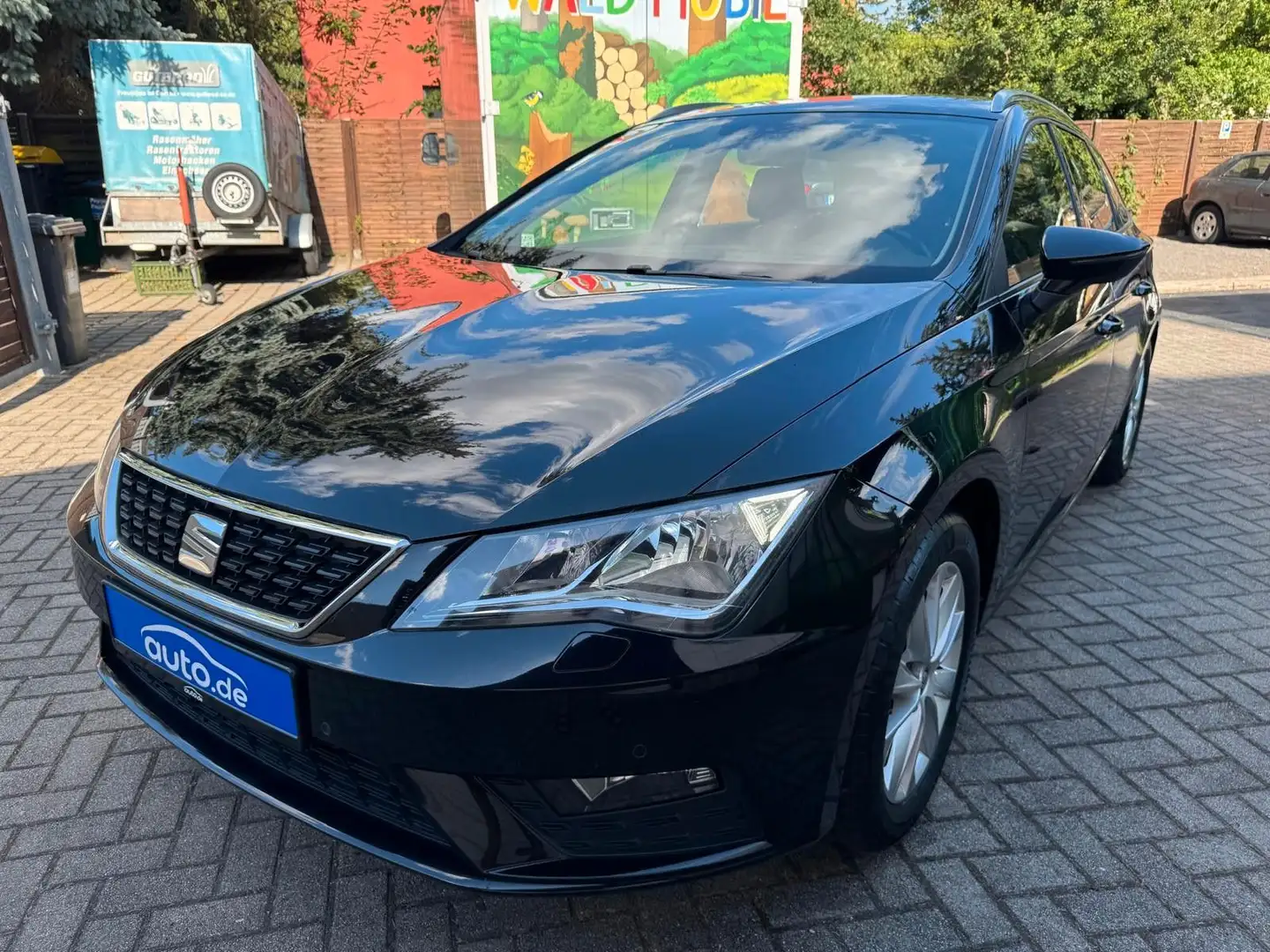 SEAT Leon ST Style | SHZ | PDC | LED | APP Schwarz - 1