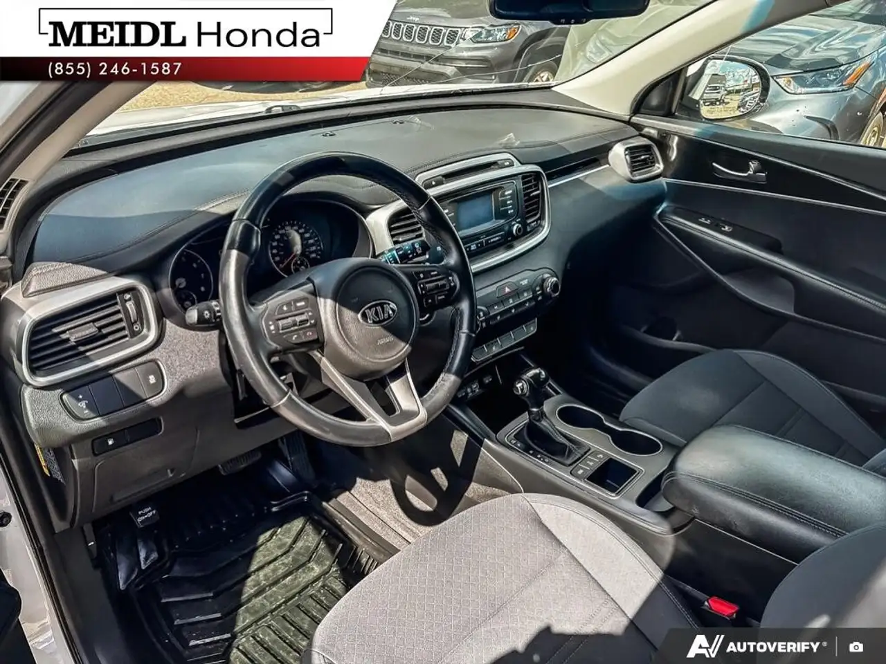Kia Sorento снимка Kia Sorento