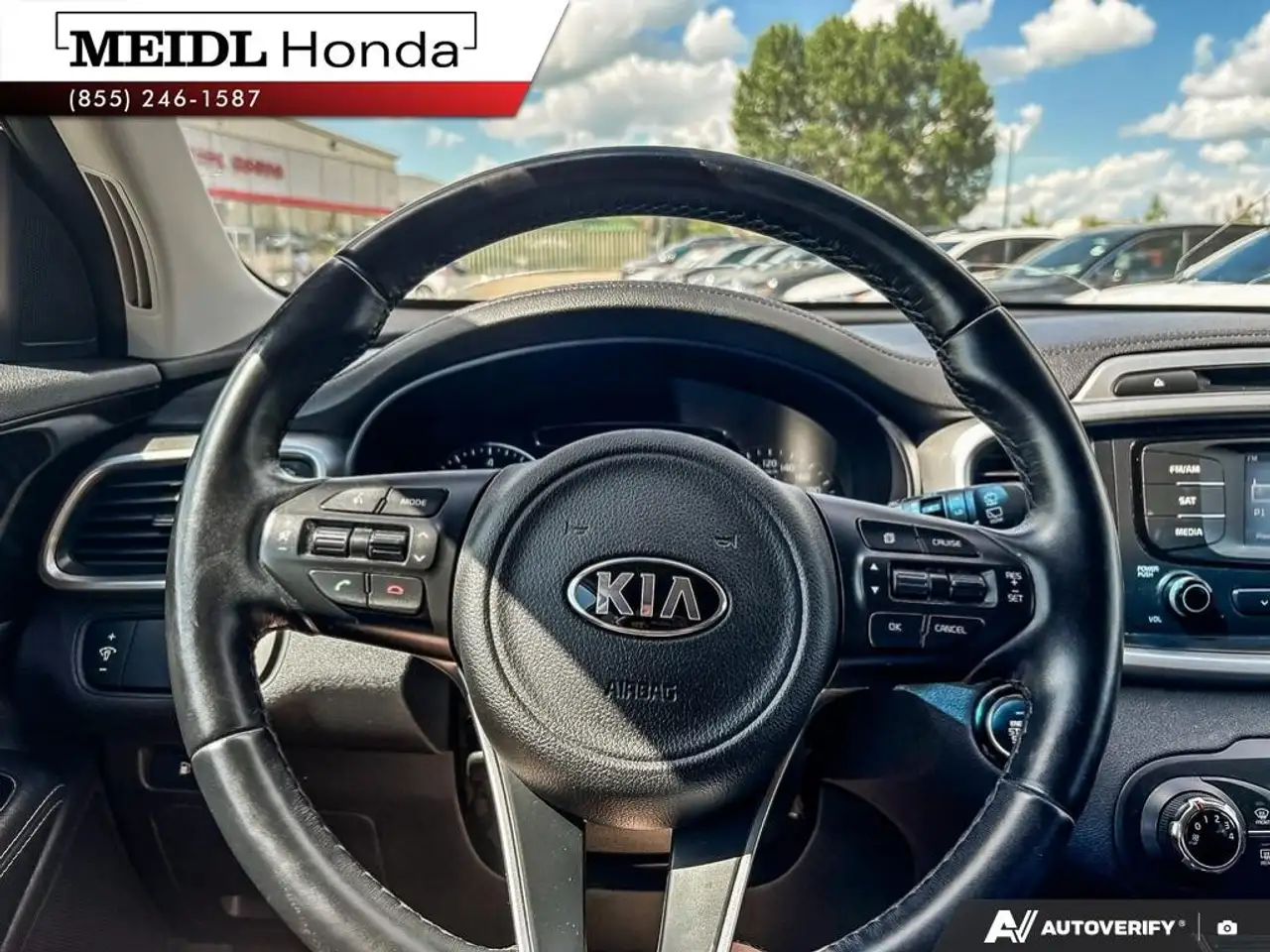 Kia Sorento снимка Kia Sorento