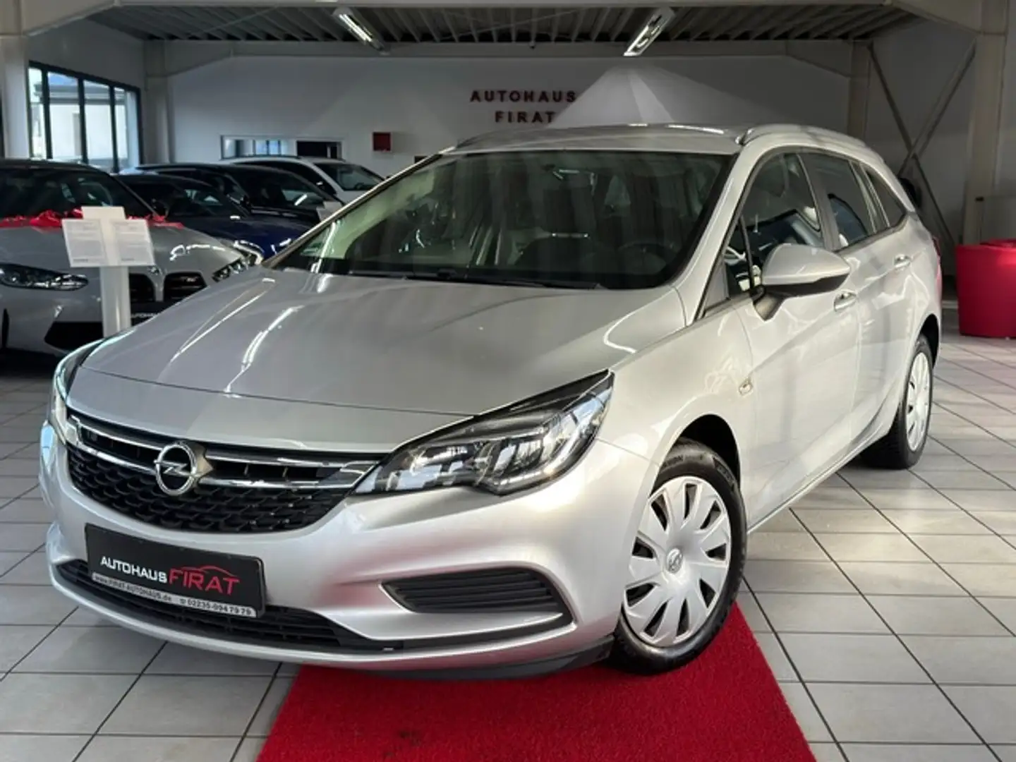 Opel Astra 1,6 D Sports Tourer Business°Navi°PDC° Argent - 1