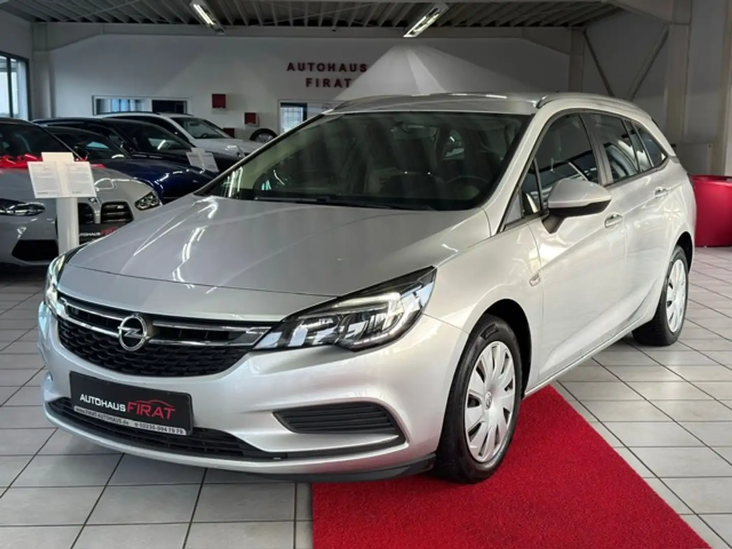 Opel Astra 1,6 D Sports Tourer Business°Navi°PDC° Argent - 2