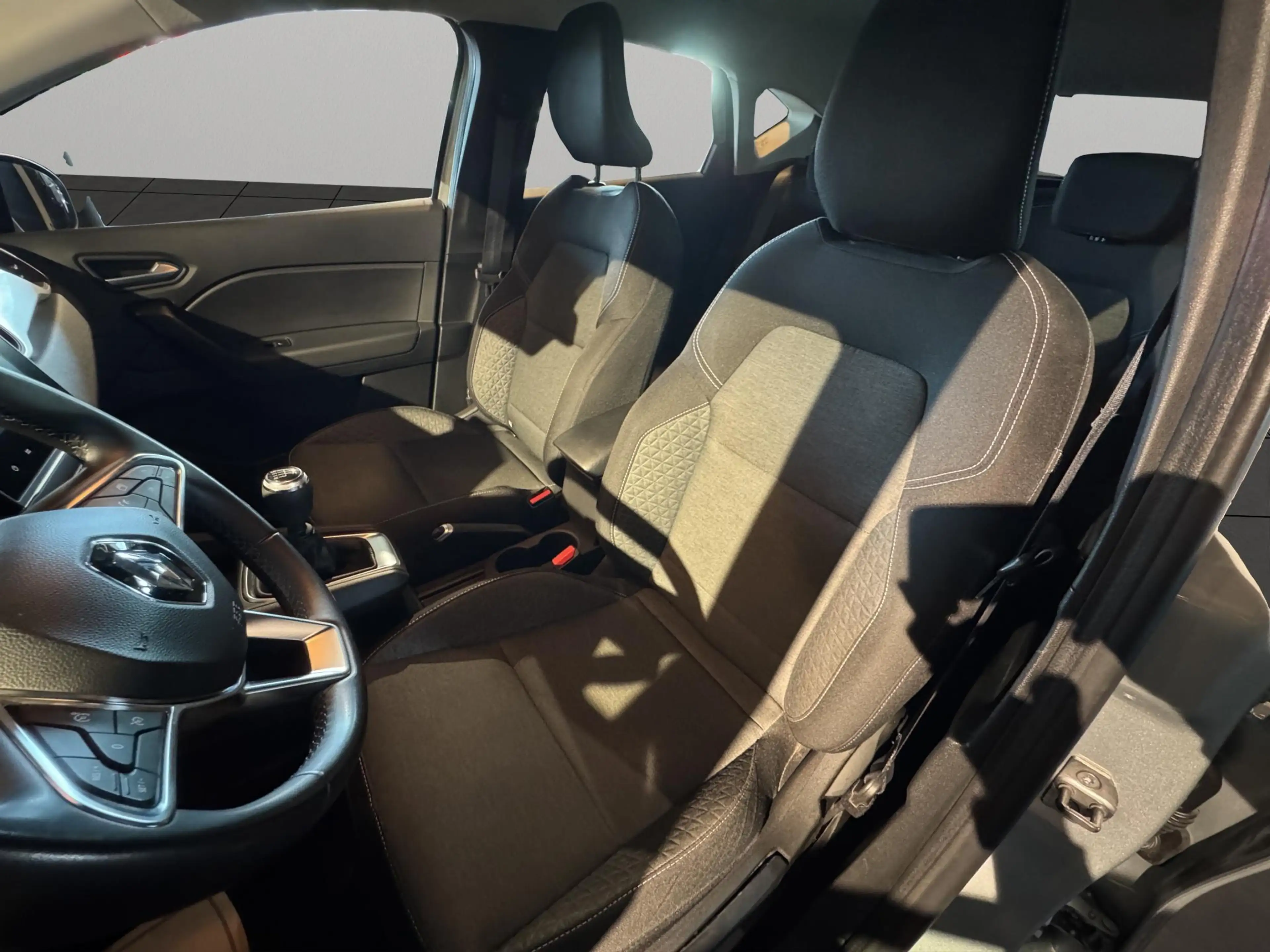 Renault Captur II Evolution — photo 10