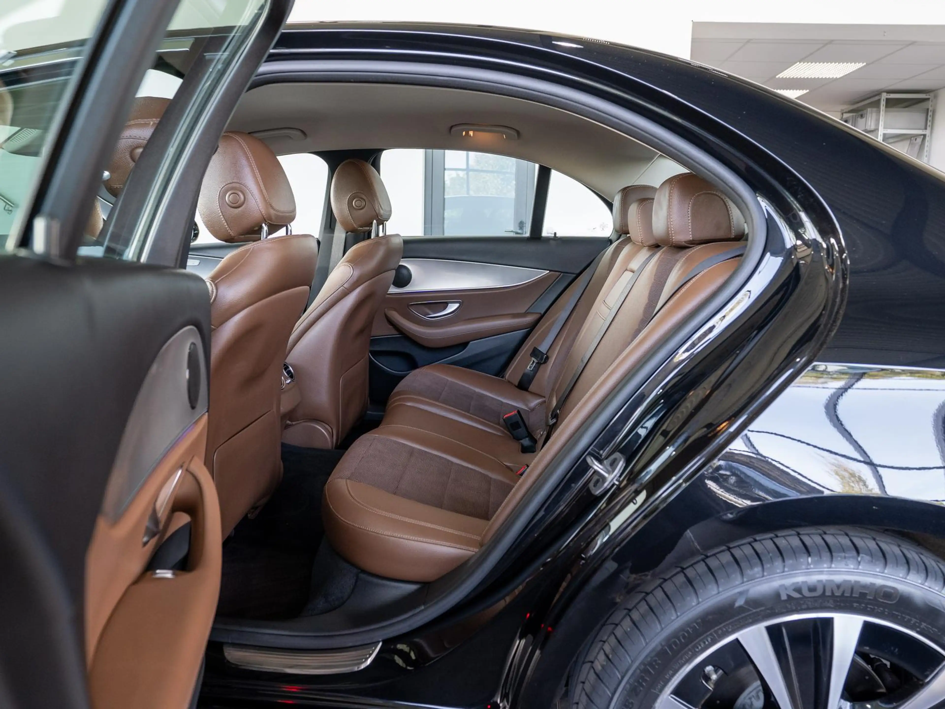Mercedes-Benz E 220 d 9G-Tronic *MULTIBEAM*LED*AHK*R-KAMERA* — photo 10