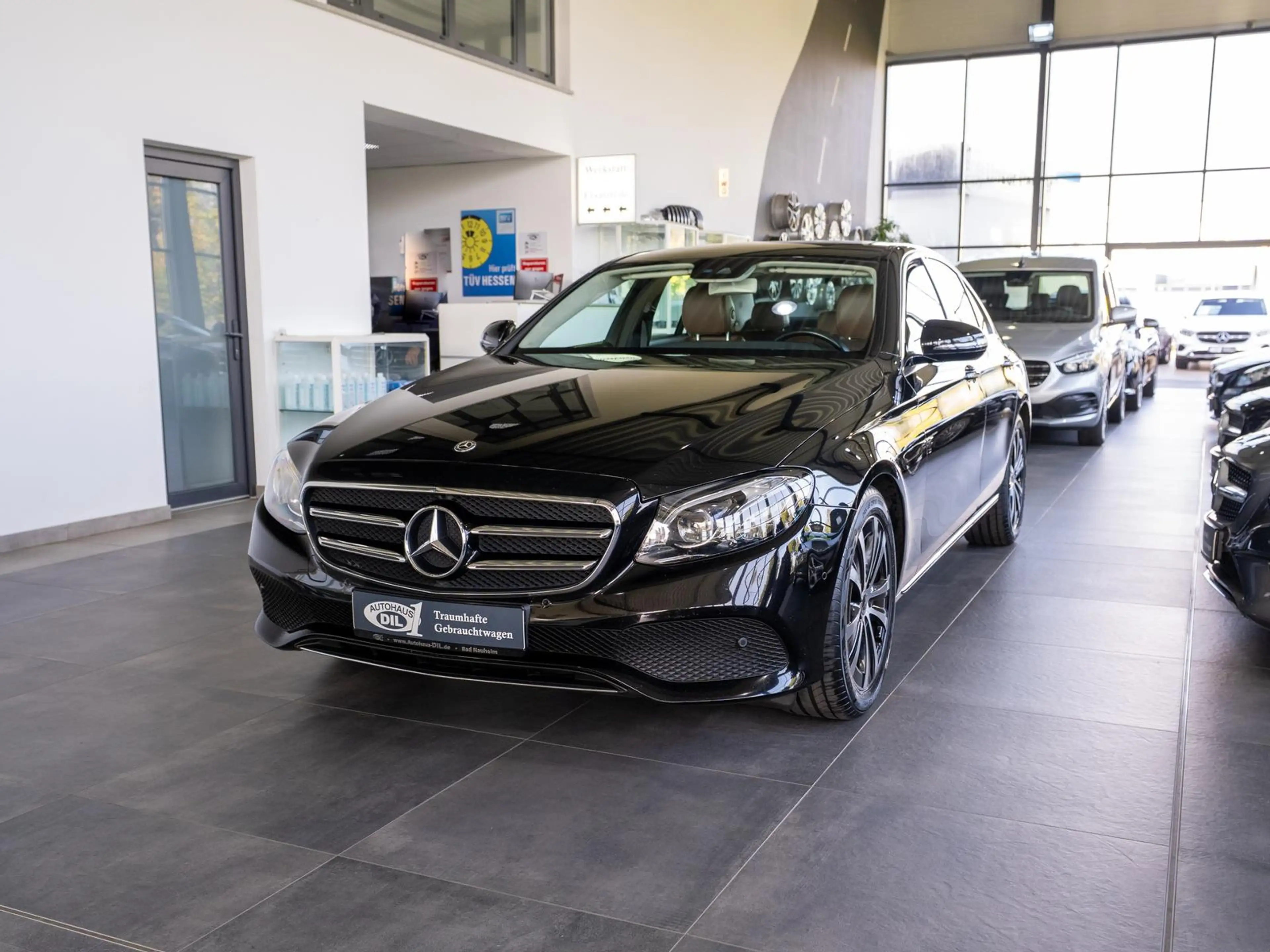 Mercedes-Benz E 220 d 9G-Tronic *MULTIBEAM*LED*AHK*R-KAMERA* — photo 3