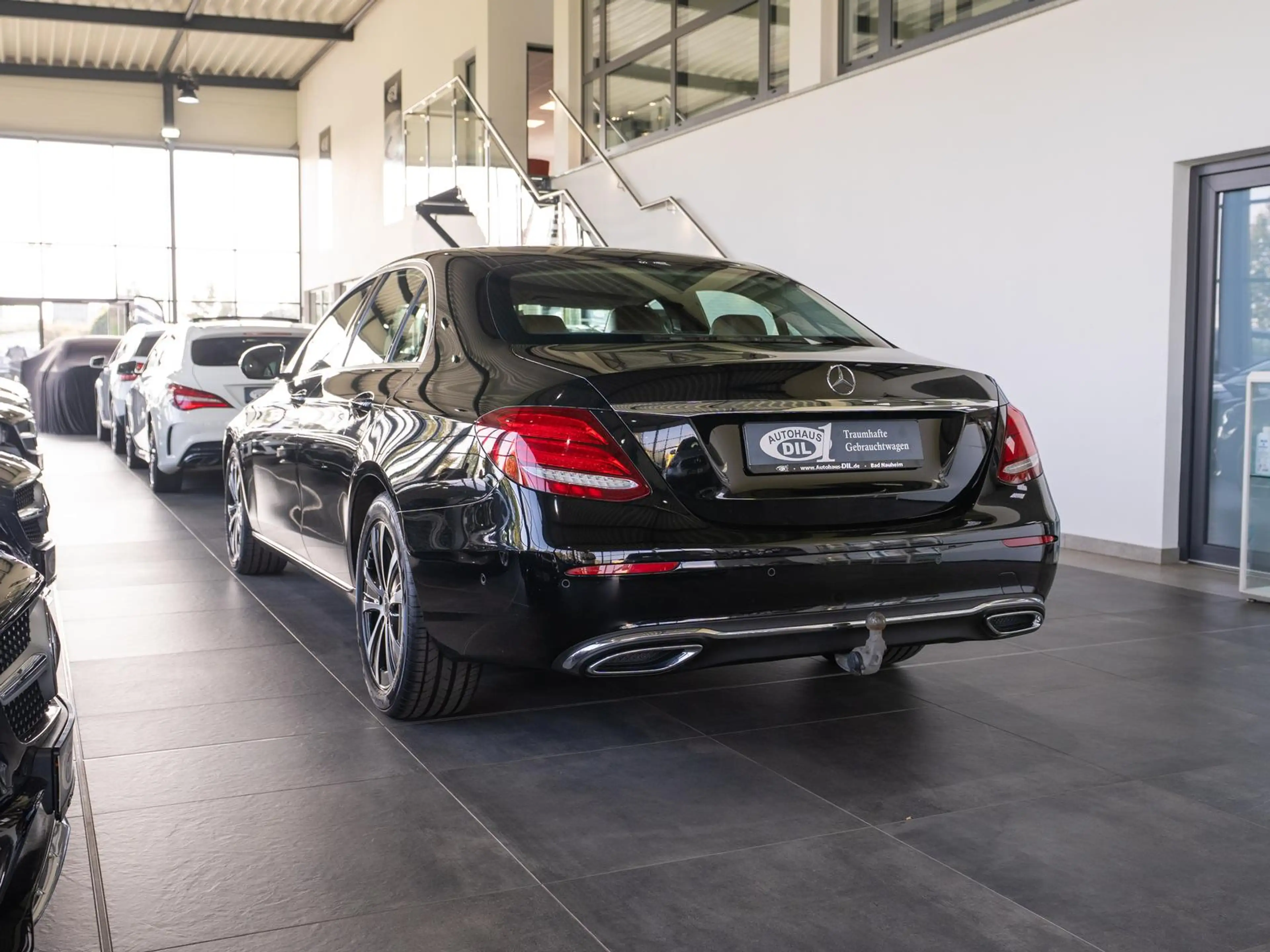 Mercedes-Benz E 220 d 9G-Tronic *MULTIBEAM*LED*AHK*R-KAMERA* — photo 5