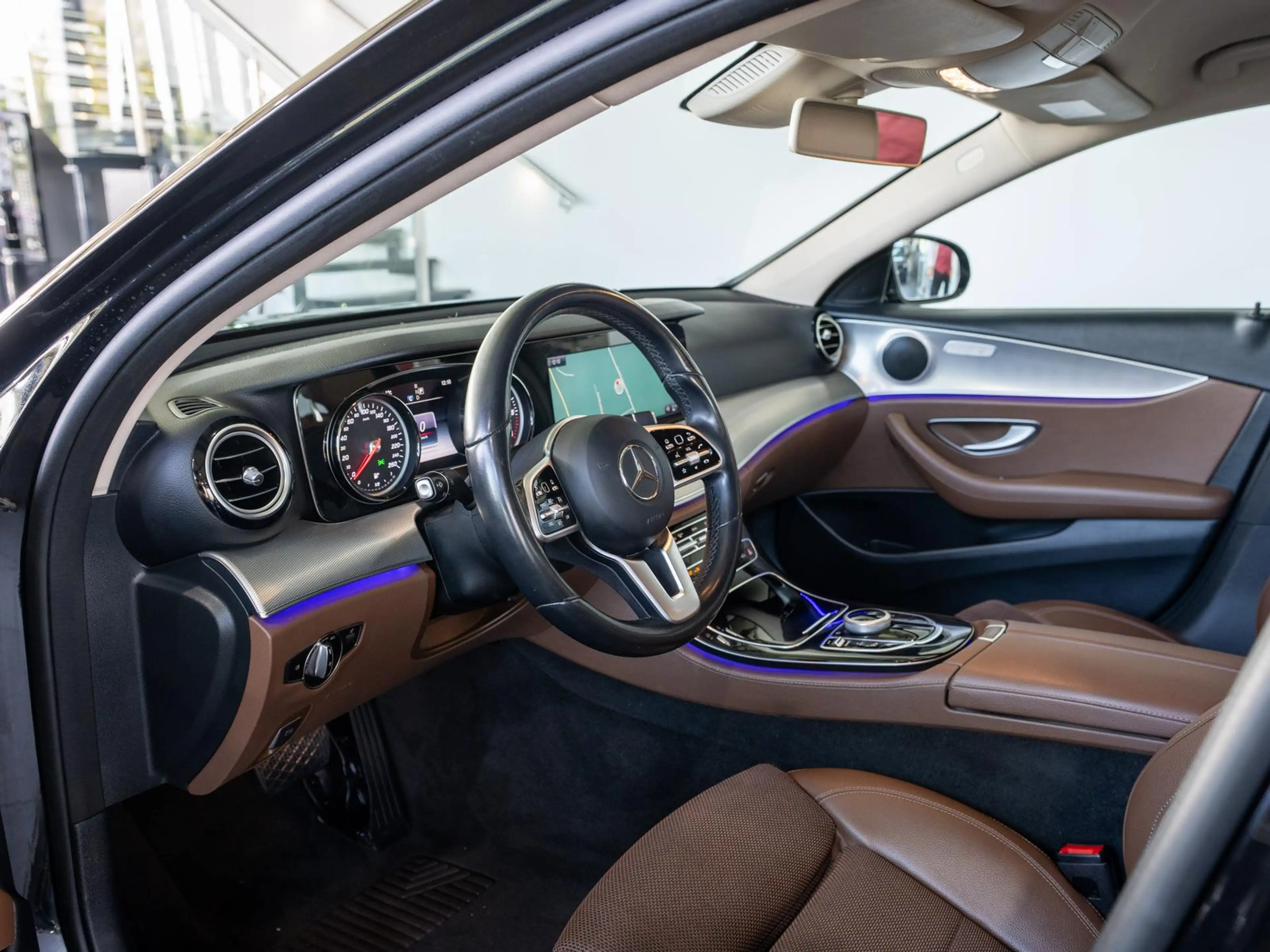 Mercedes-Benz E 220 d 9G-Tronic *MULTIBEAM*LED*AHK*R-KAMERA* — photo 13