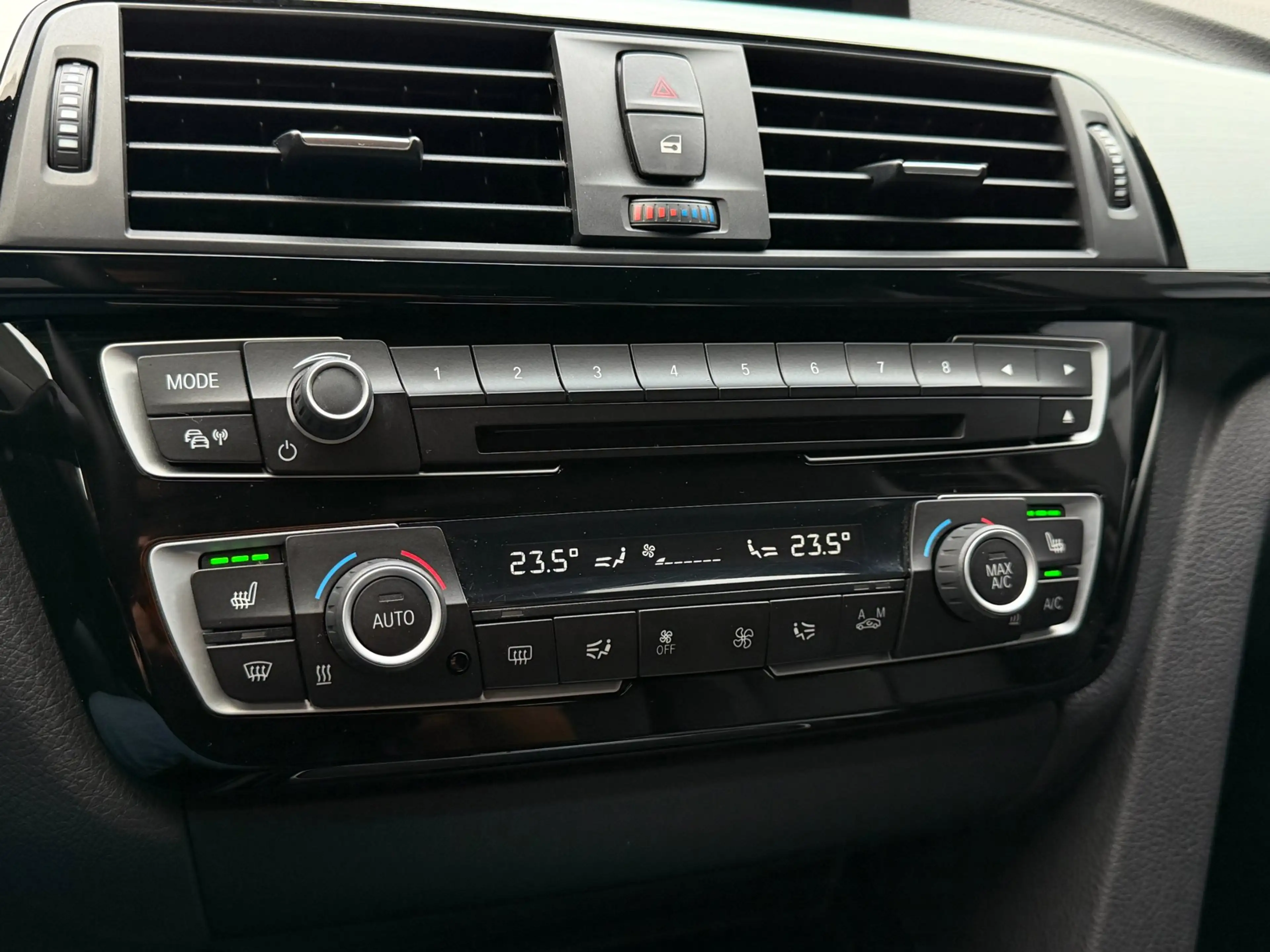 BMW 318 3-serie Touring 318i M-Sport LED Navi Leder Cruise — photo 20