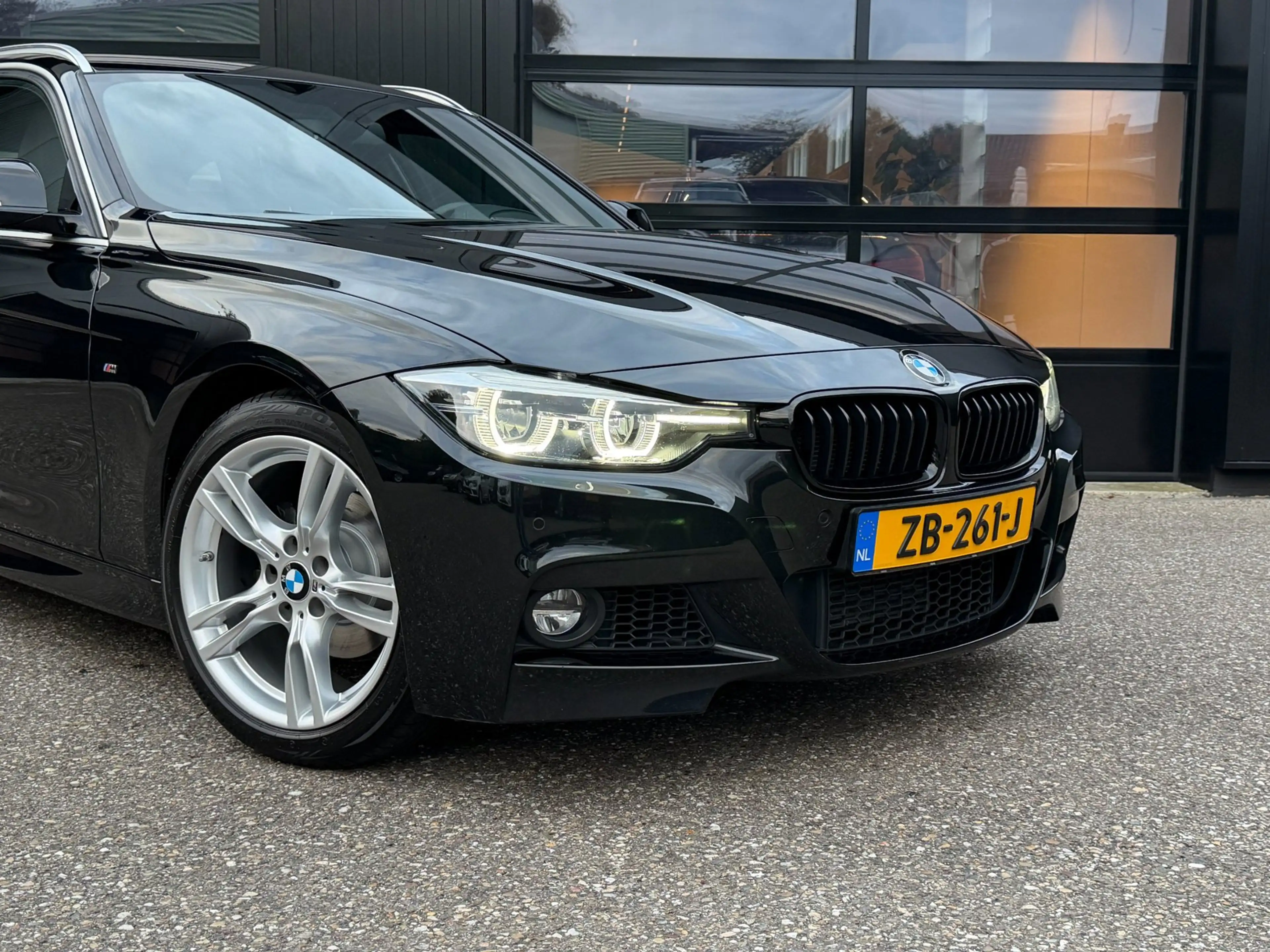 BMW 318 3-serie Touring 318i M-Sport LED Navi Leder Cruise — photo 28