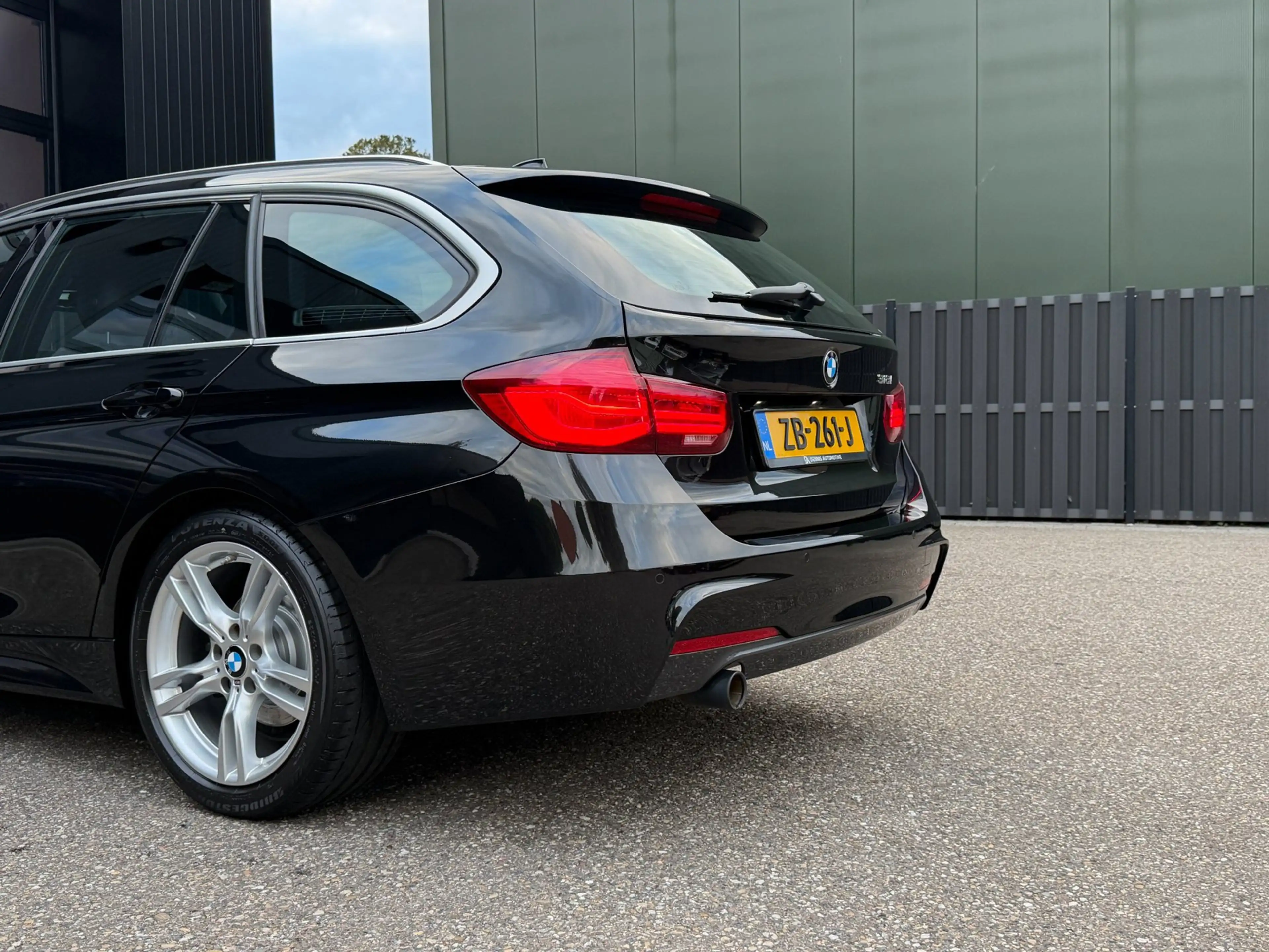BMW 318 3-serie Touring 318i M-Sport LED Navi Leder Cruise — photo 30