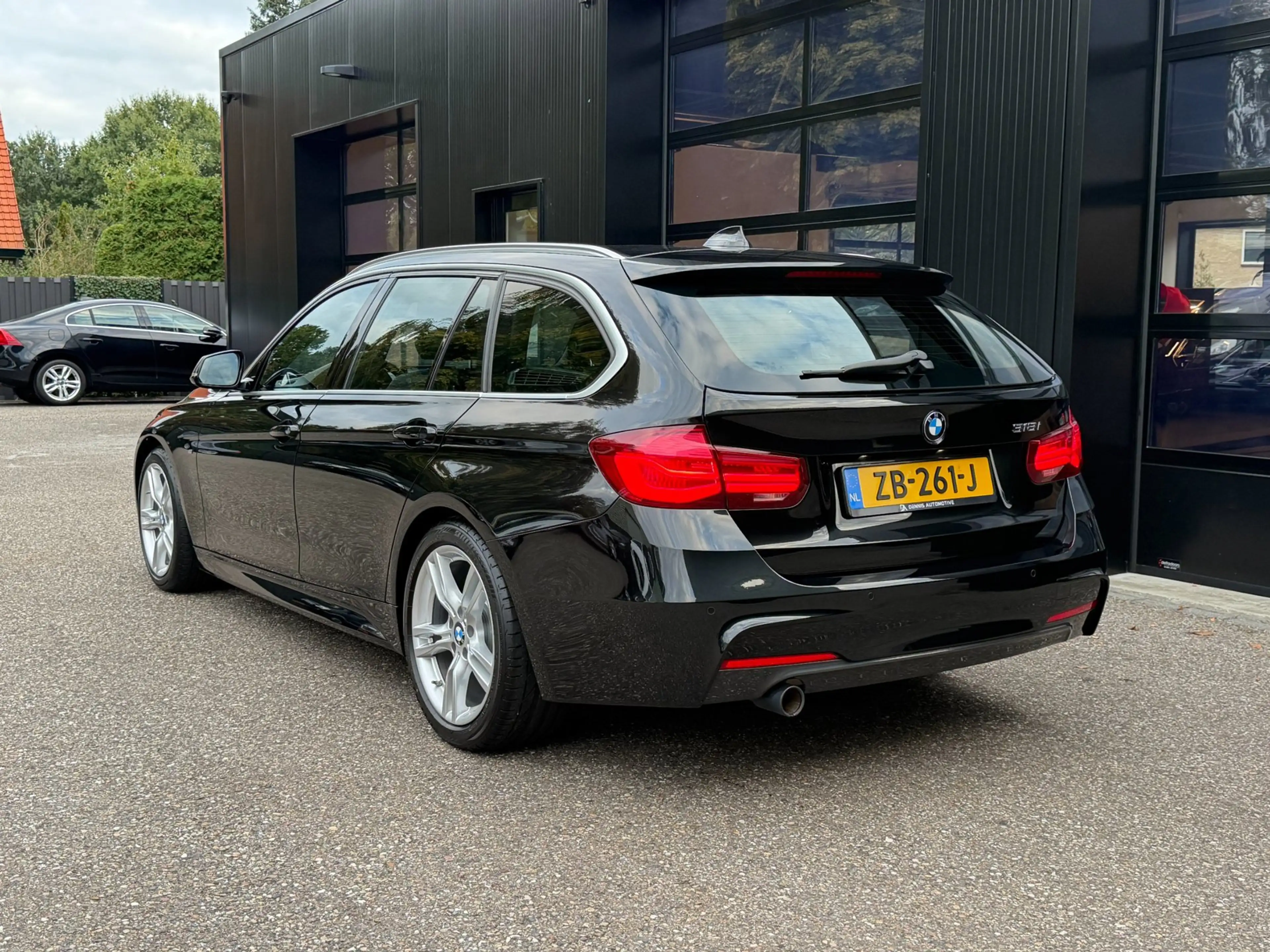 BMW 318 3-serie Touring 318i M-Sport LED Navi Leder Cruise — photo 5