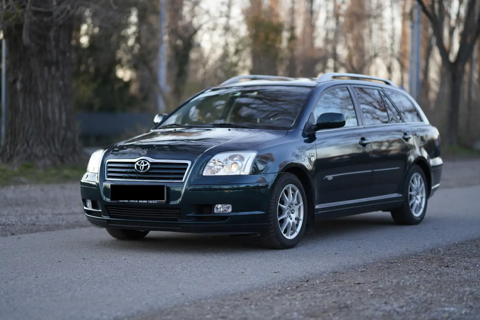 Toyota Avensis Avensis 2,0 D4-D Linea Sol Linea Sol Grün - 1