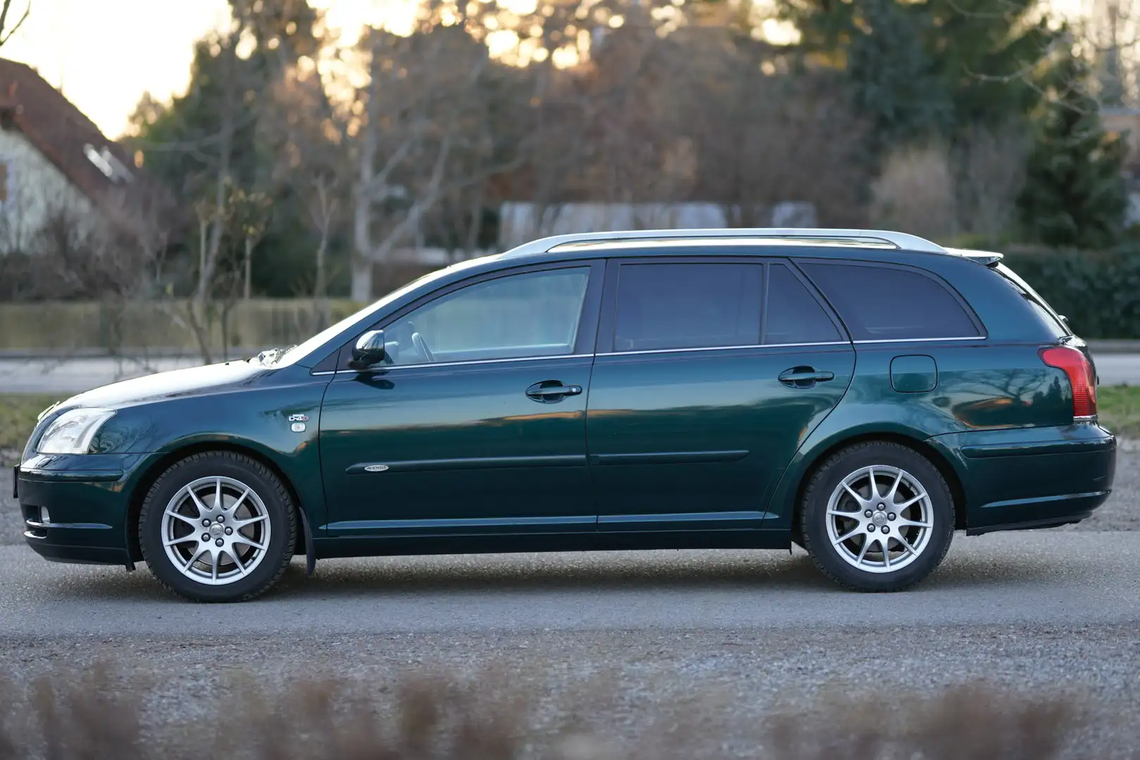 Toyota Avensis Avensis 2,0 D4-D Linea Sol Linea Sol Grün - 2