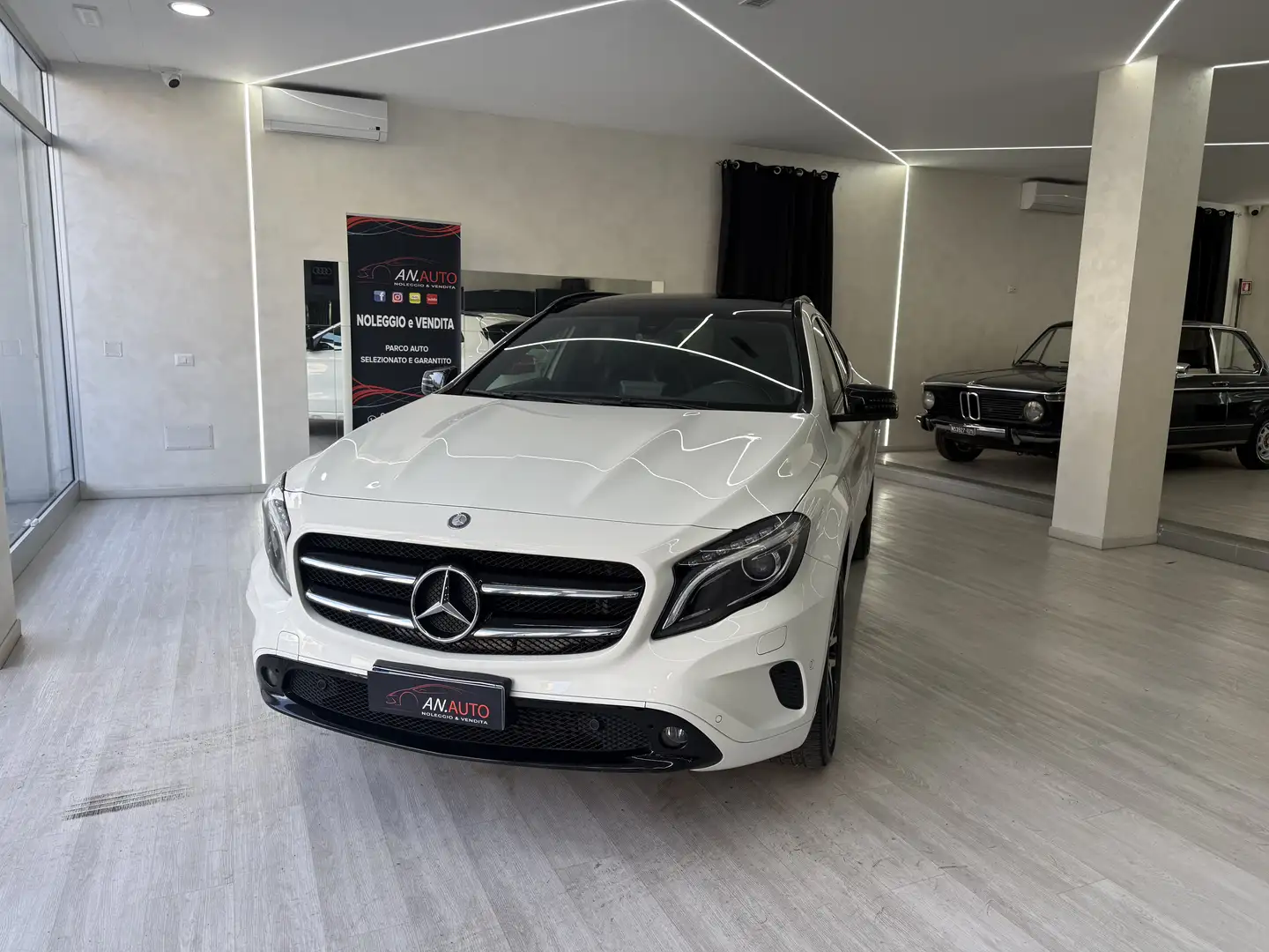 Mercedes-Benz GLA 200 GLA-X156 2014 d (cdi) Premium 4matic auto Blanc - 2
