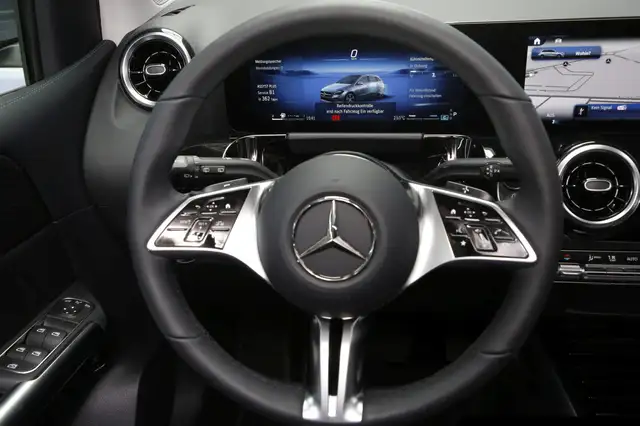 Mercedes-Benz B-Class view 12
