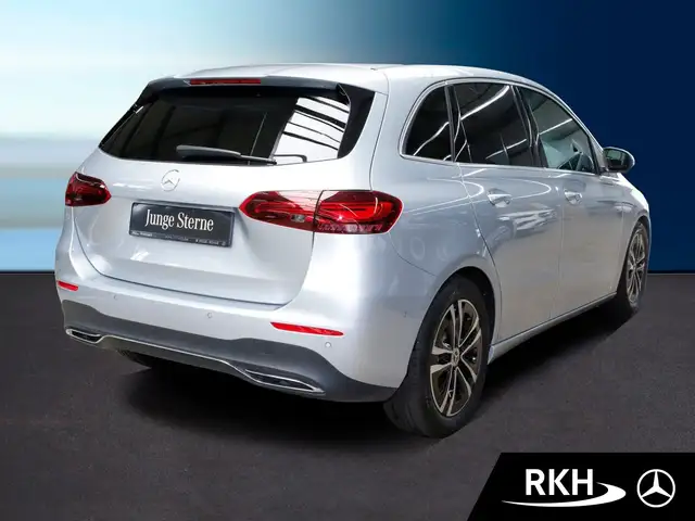 Mercedes-Benz B-Class view 3