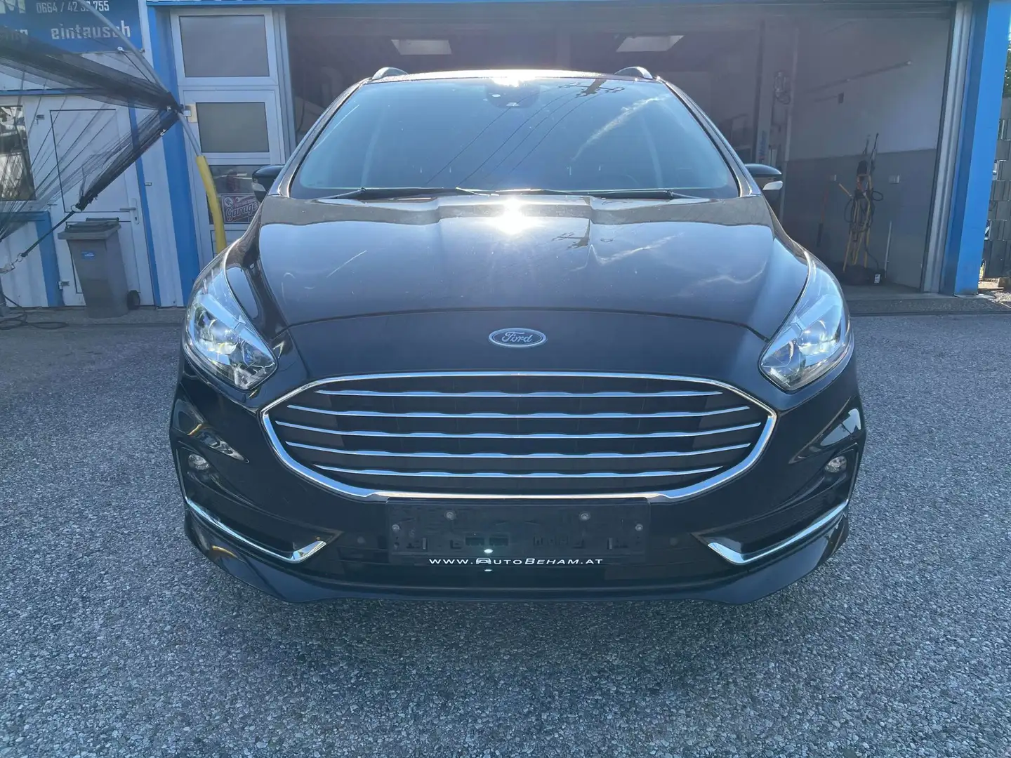 Ford Galaxy 2,0 EcoBlue Titanium 7-Sitzer-LED-Navi-Carplay Schwarz - 2