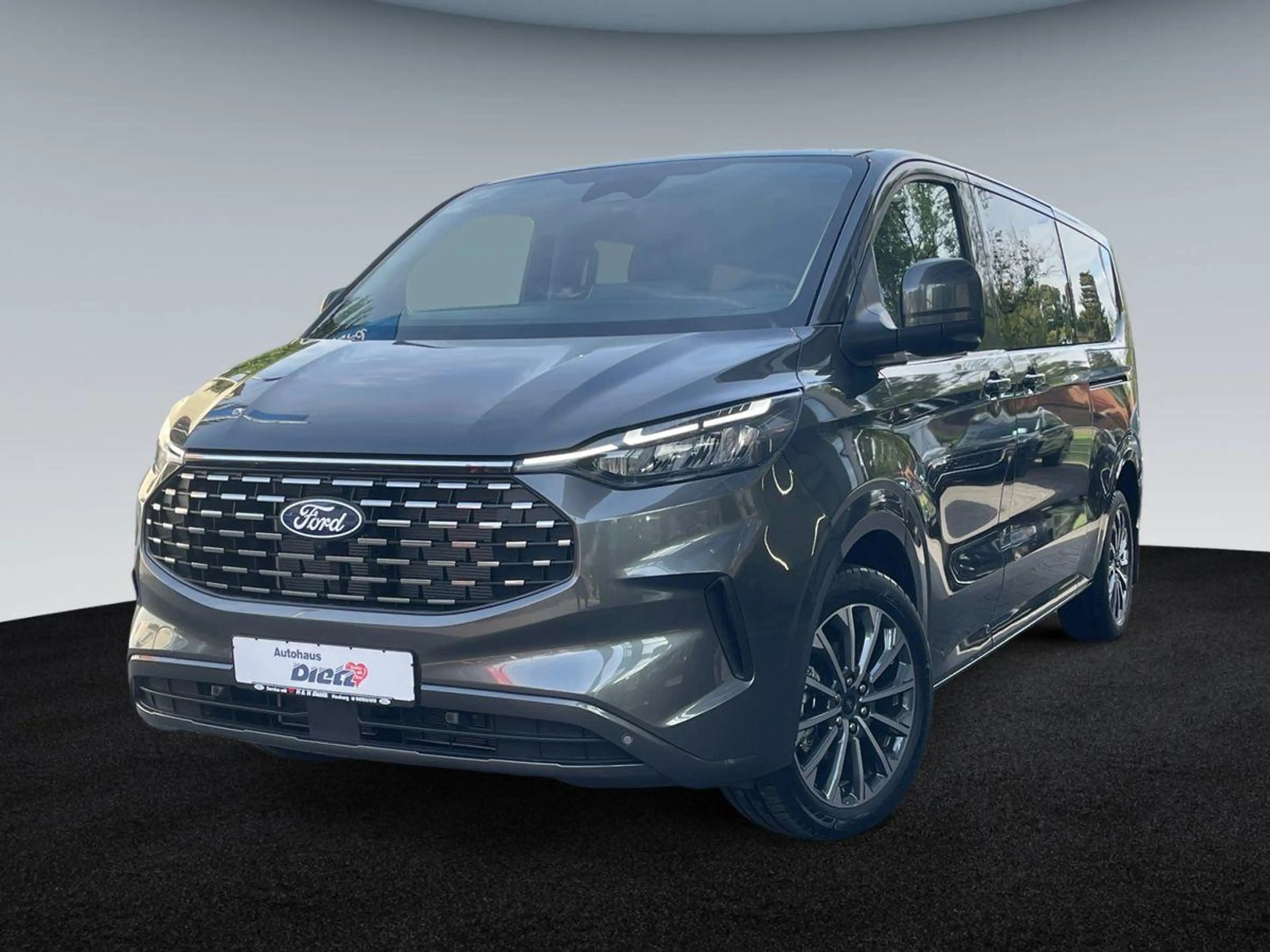 Ford Tourneo Custom 2.0 EcoBlue L2H1 Titanium X - AHK — photo 2