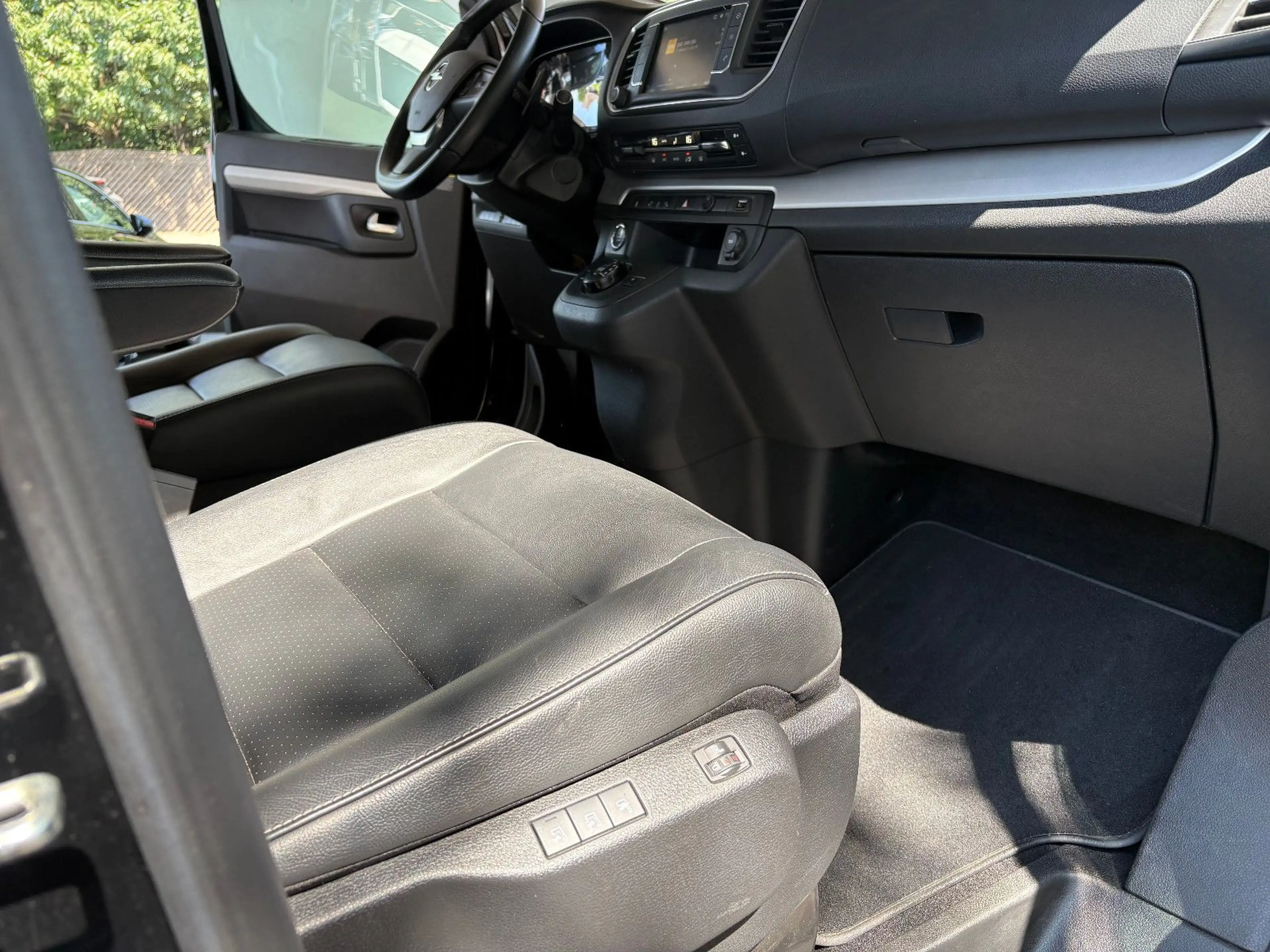 Opel Zafira Life Tourer L -6 Sitze-Panorama-AHK-St.Hz — photo 12