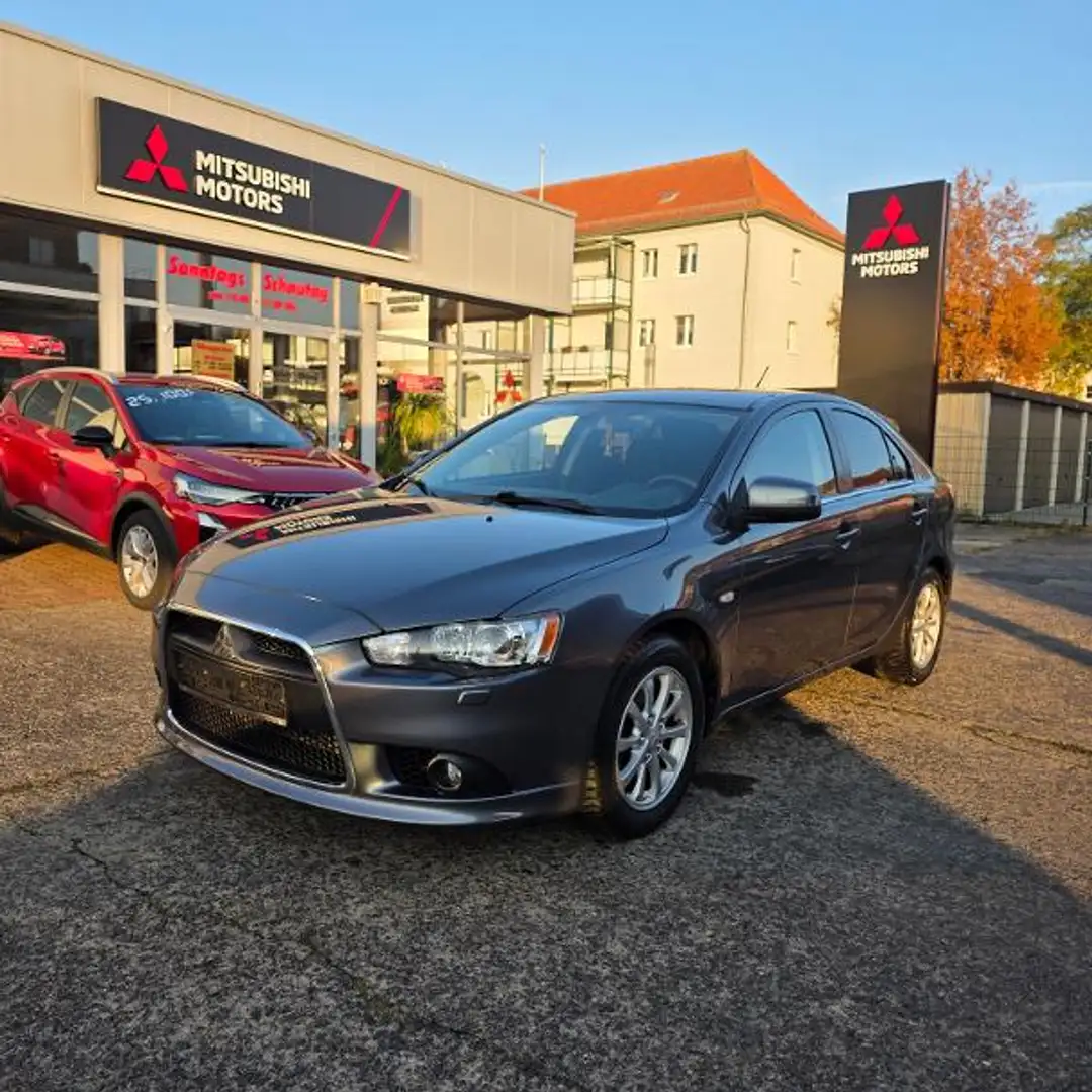 Mitsubishi Lancer Sportback 1.6 ClearTec 5MT Xtra Grau - 1