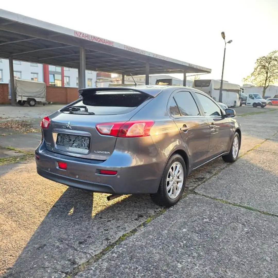 Mitsubishi Lancer Sportback 1.6 ClearTec 5MT Xtra Grau - 2