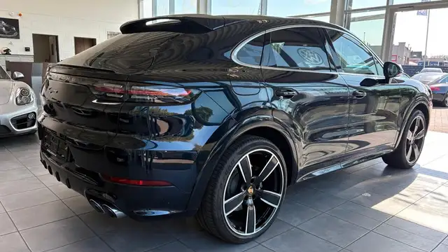Porsche Cayenne view 6