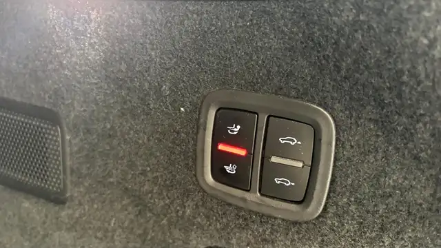Porsche Cayenne view 9