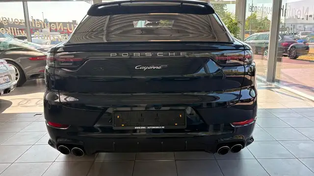 Porsche Cayenne view 8