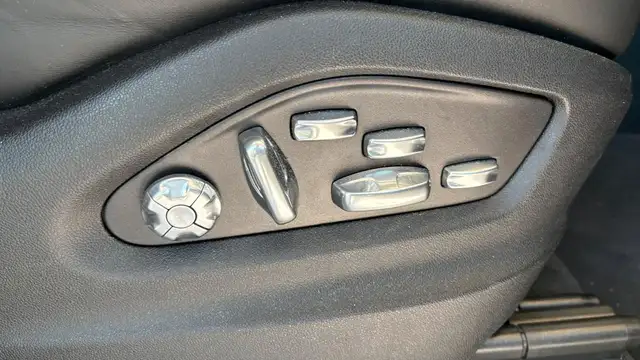 Porsche Cayenne view 15