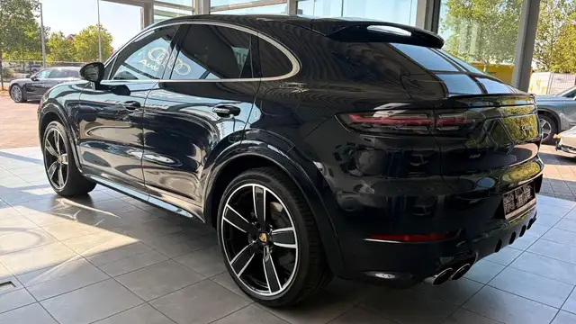 Porsche Cayenne view 7