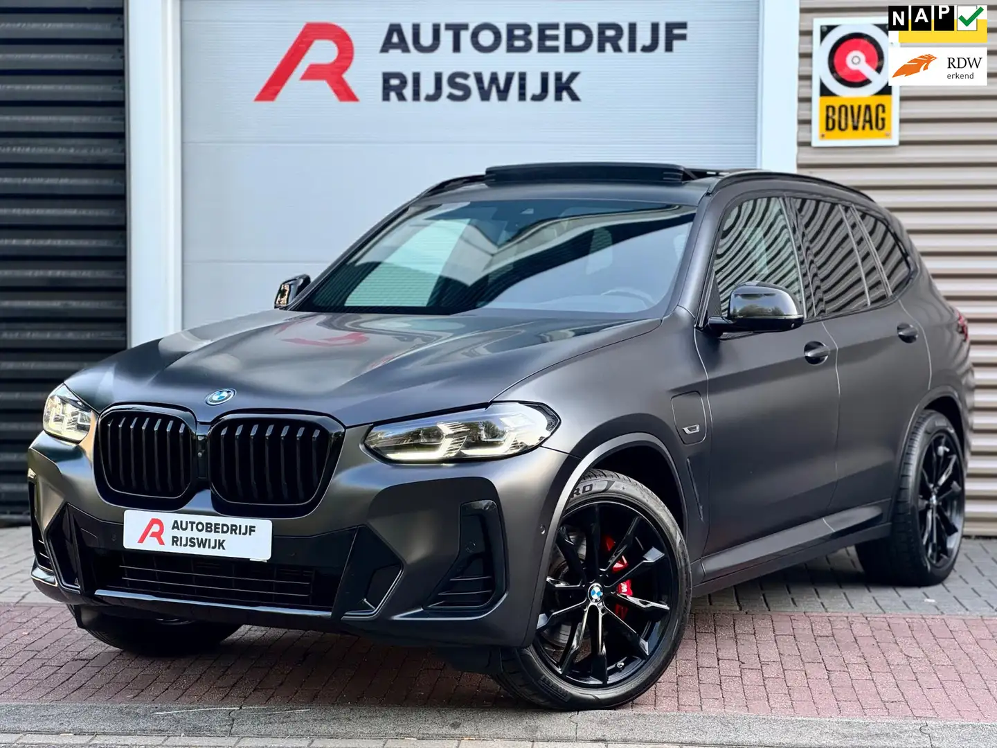 BMW X3 XDrive30e M Sportstoelen/Pano/Carbon/360 Zwart - 1
