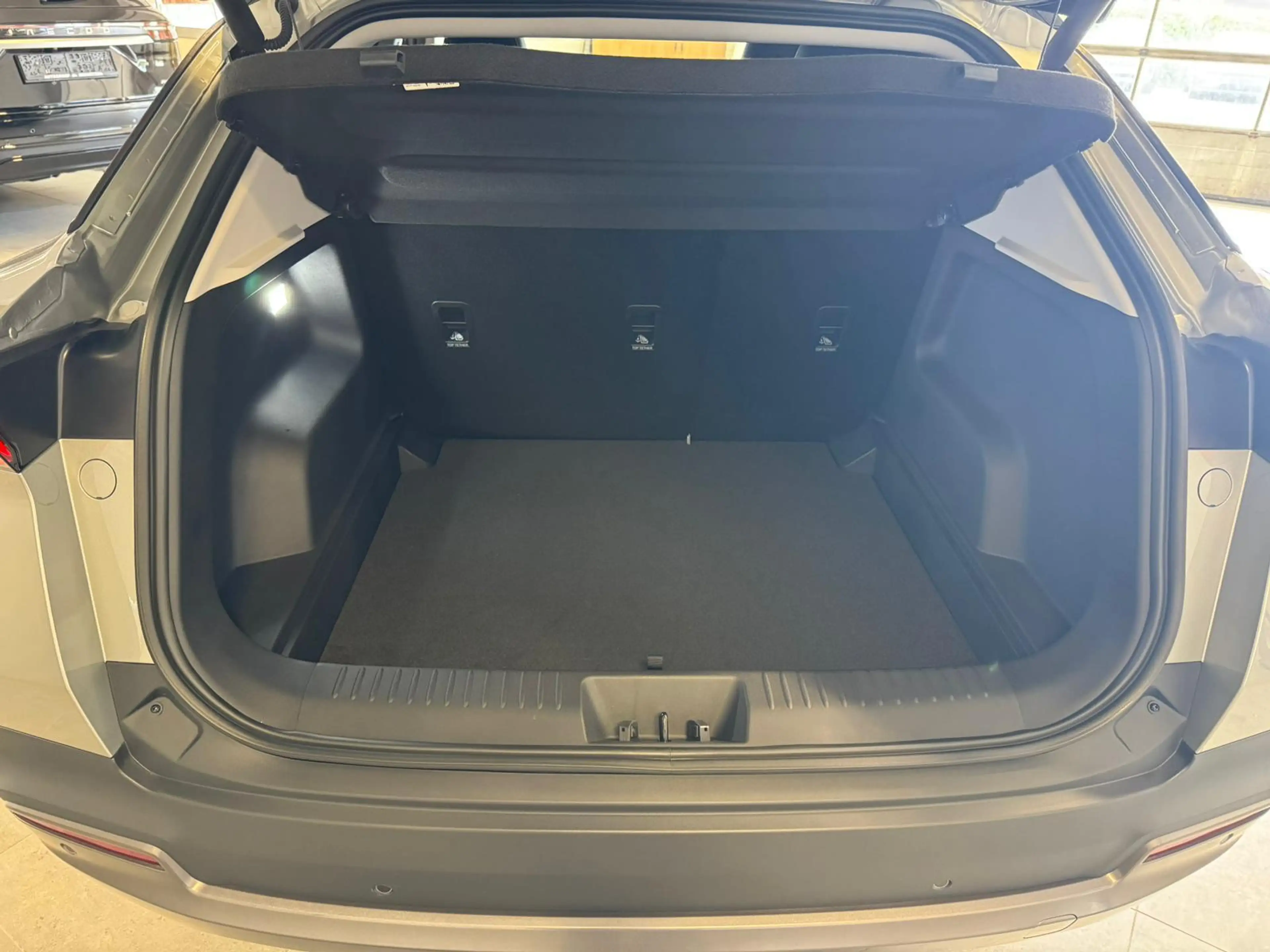 Omoda 5 EV Premium — photo 9